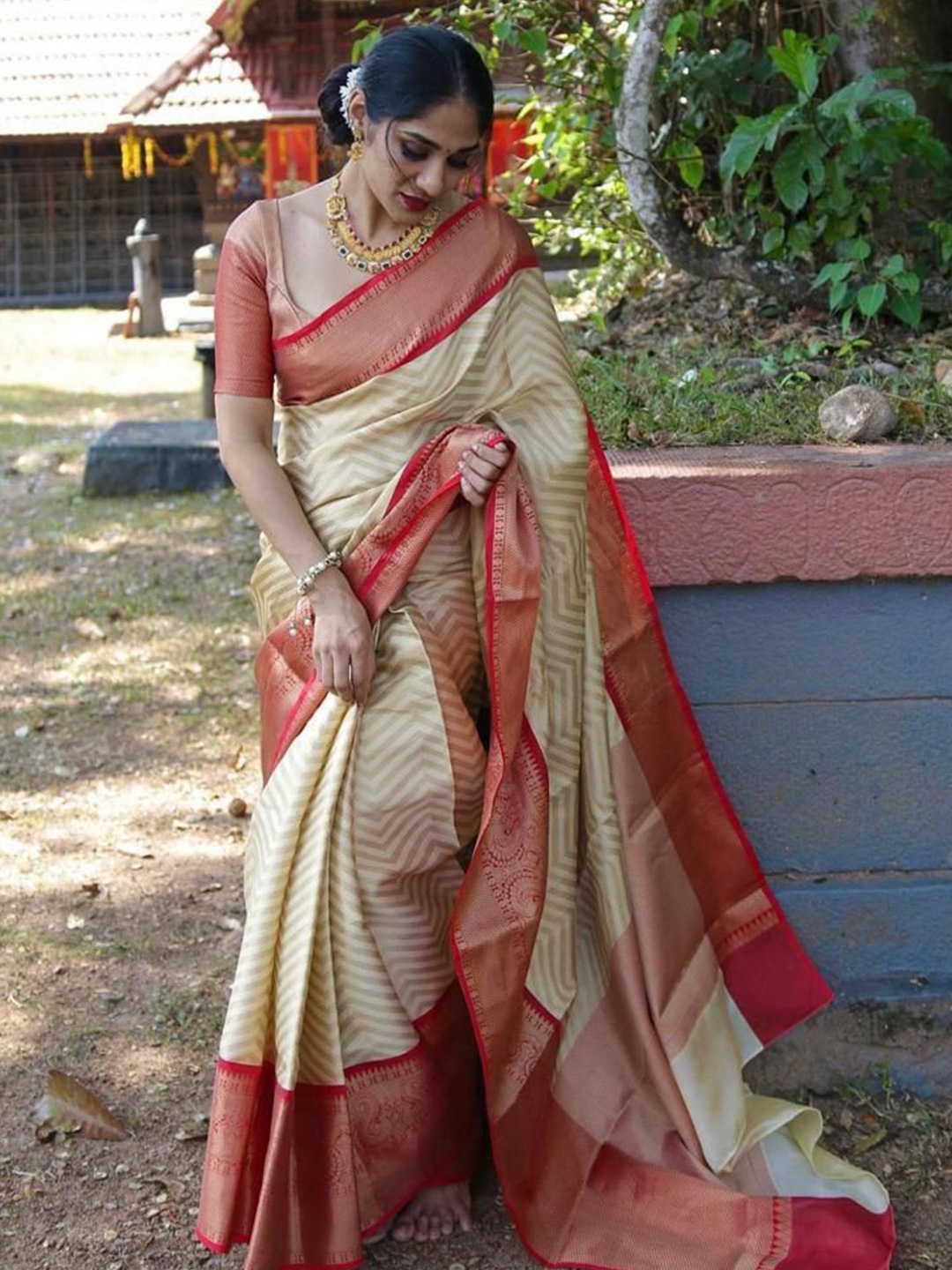 

Marziyaa Woven Design Zari Banarasi Saree, Cream