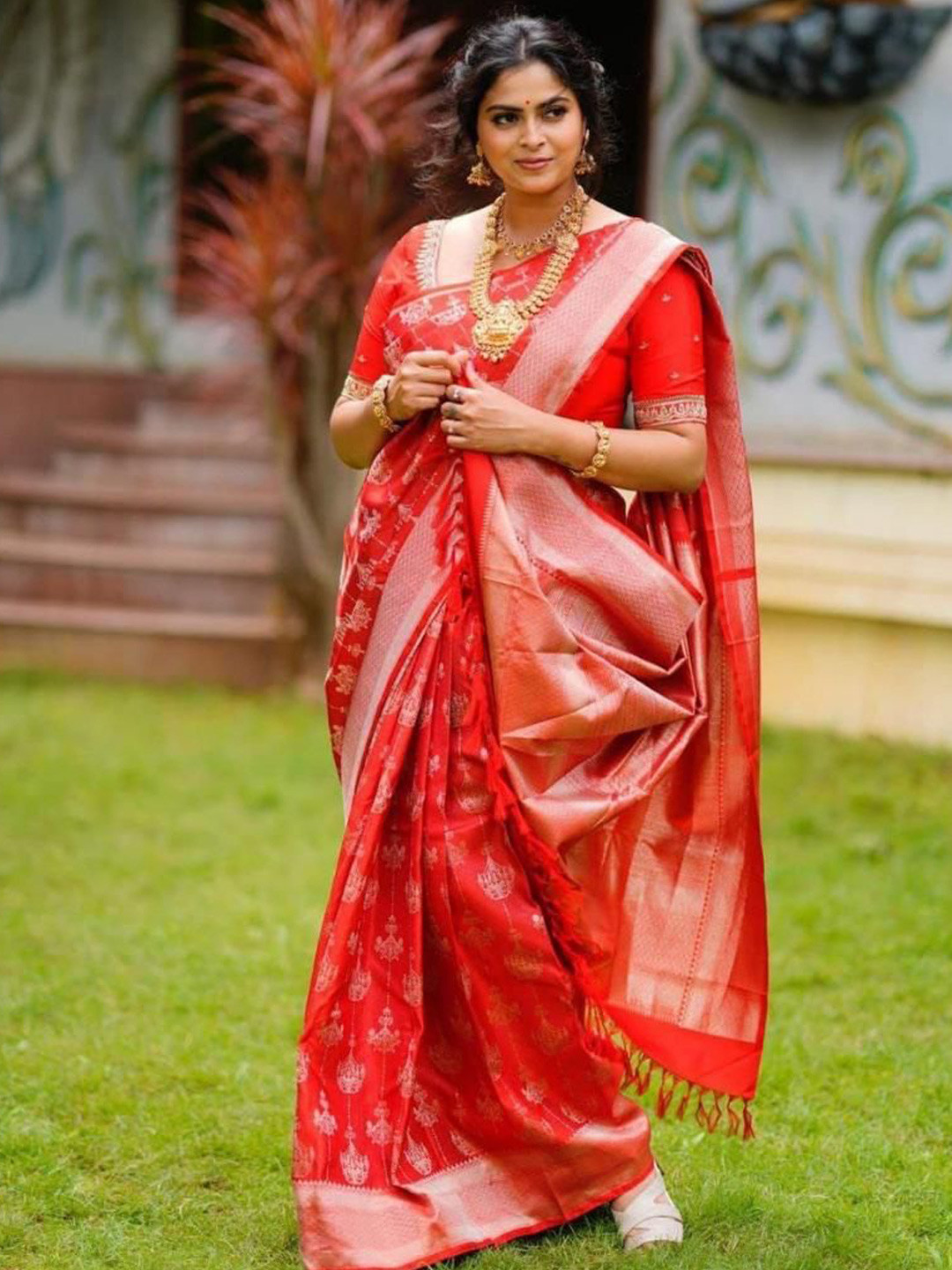 

Marziyaa Woven Design Zari Silk Cotton Banarasi Saree, Red