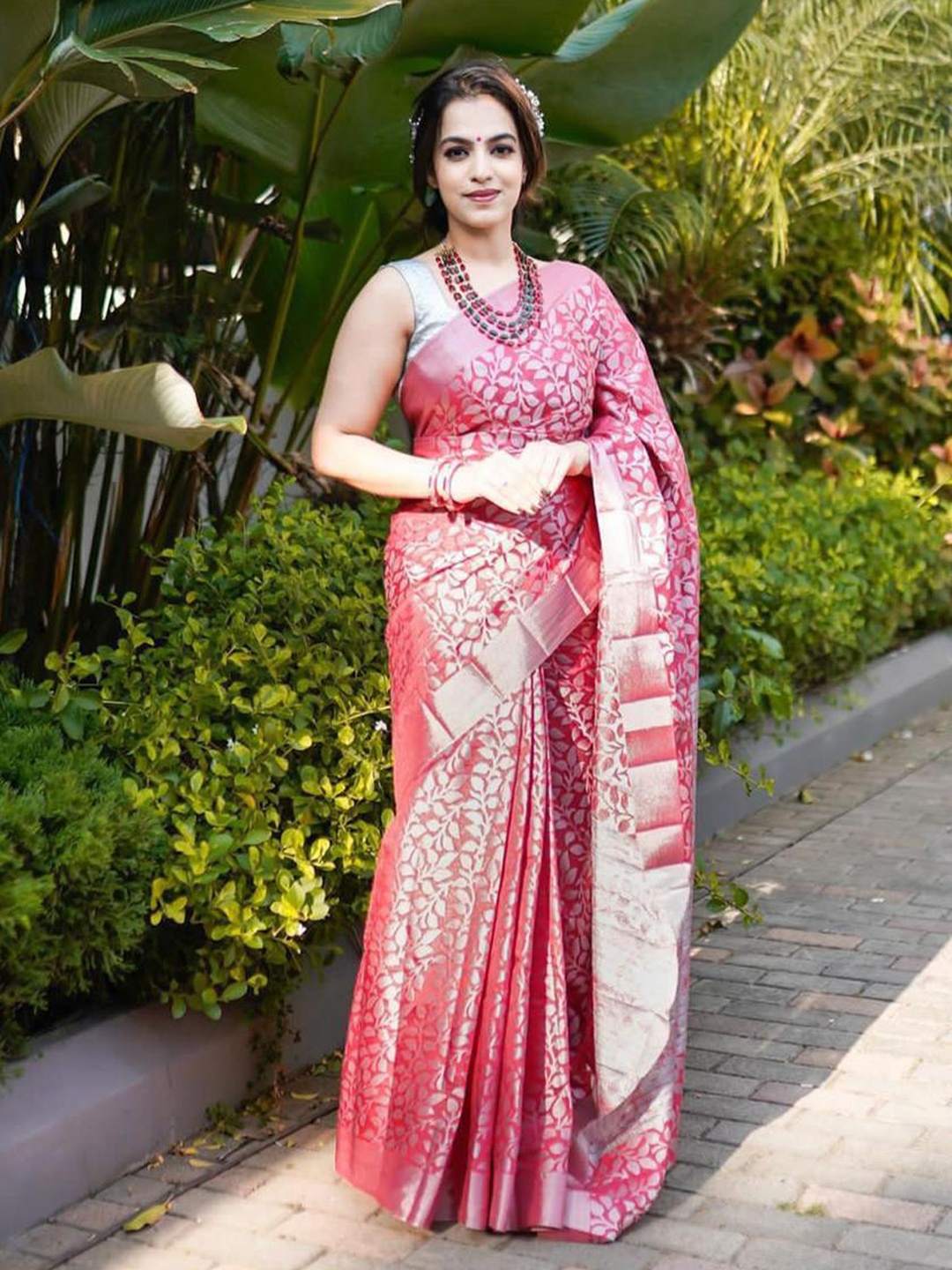 

Marziyaa Woven Design Zari Banarasi Saree, Pink