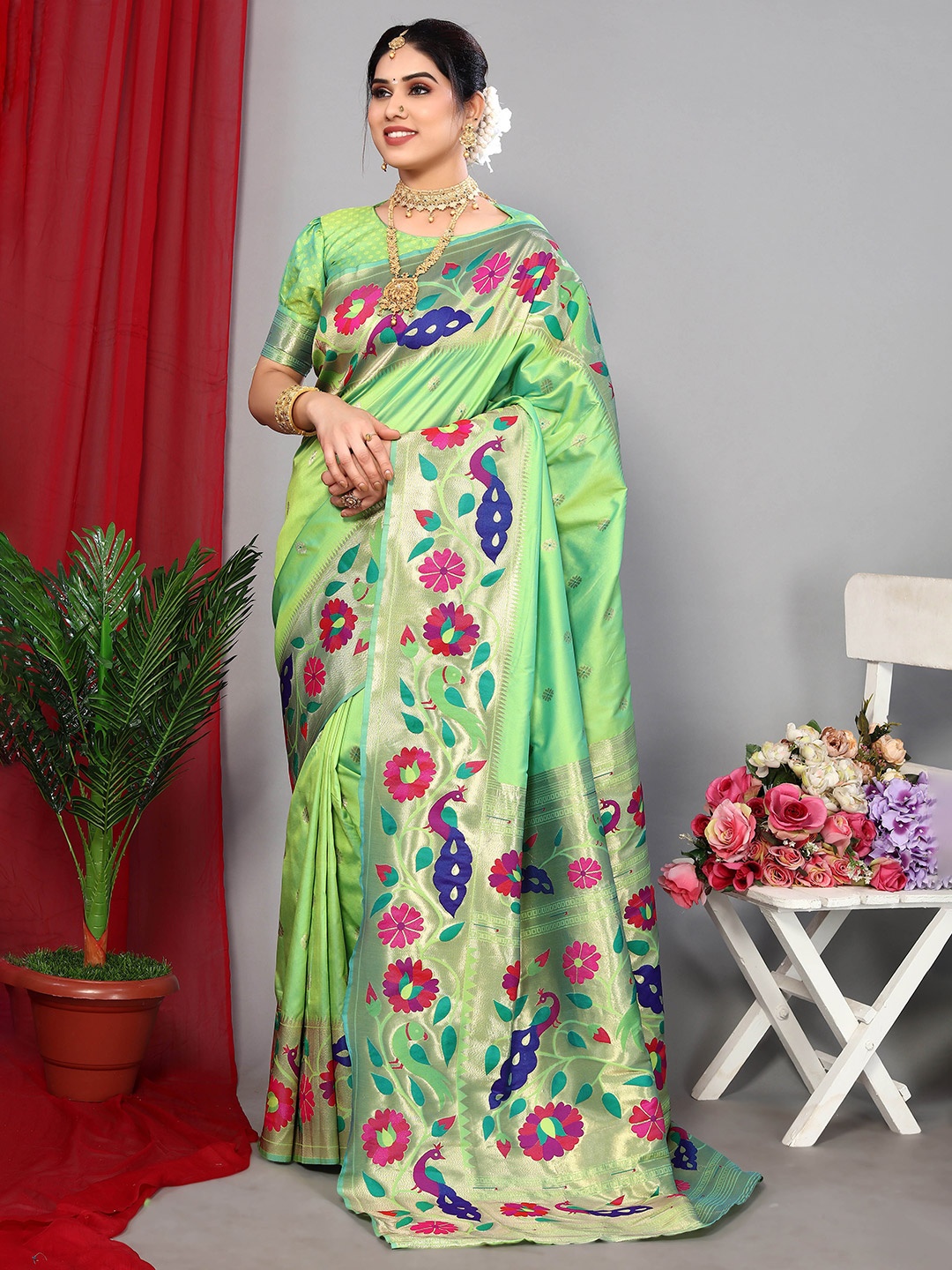 

Divyadham Textiles Woven Design Zari Pure Silk Designer Banarasi Saree, Green