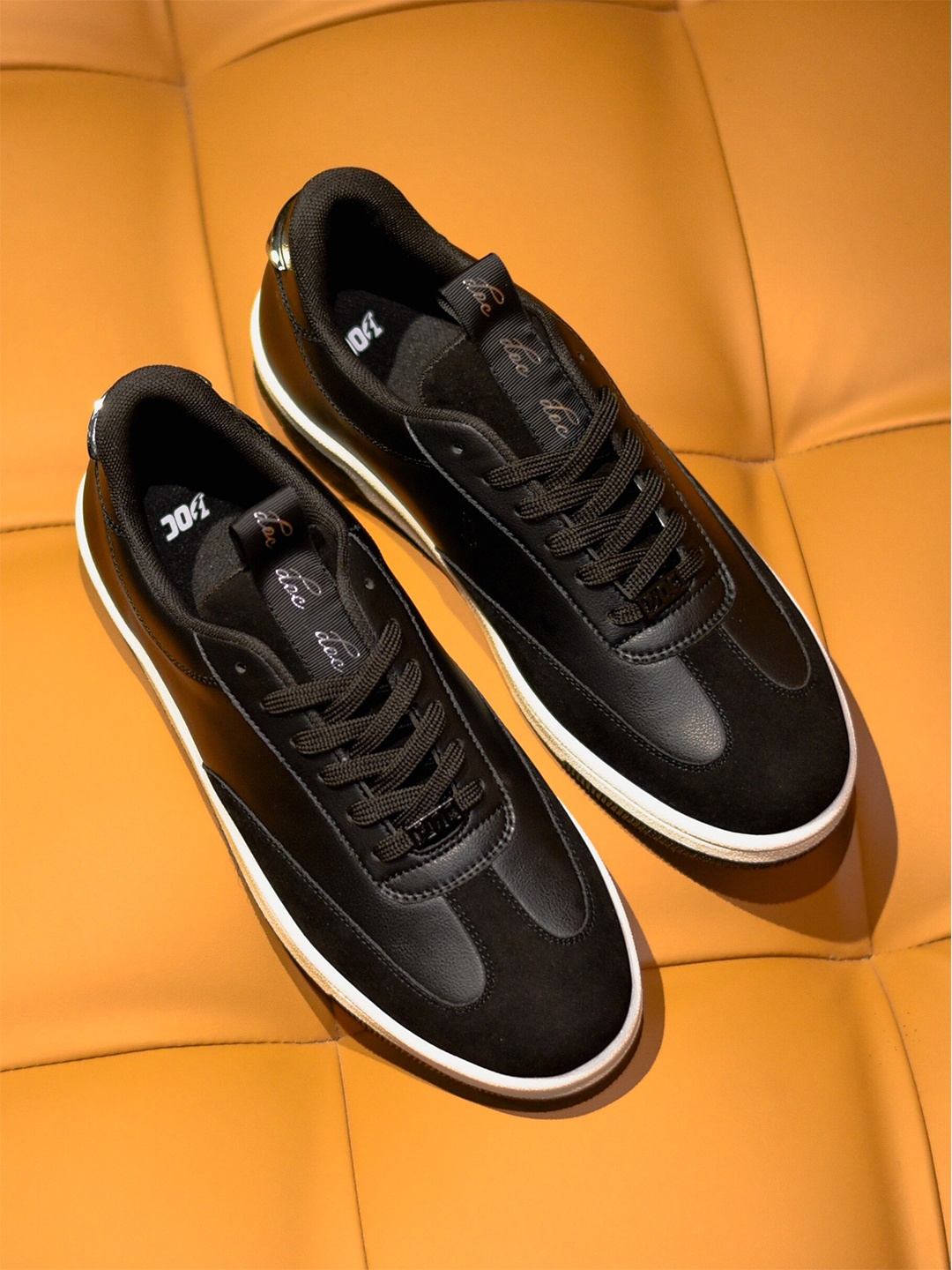 

Doc Martin Men Round Toe Antibacterial Sneakers, Black