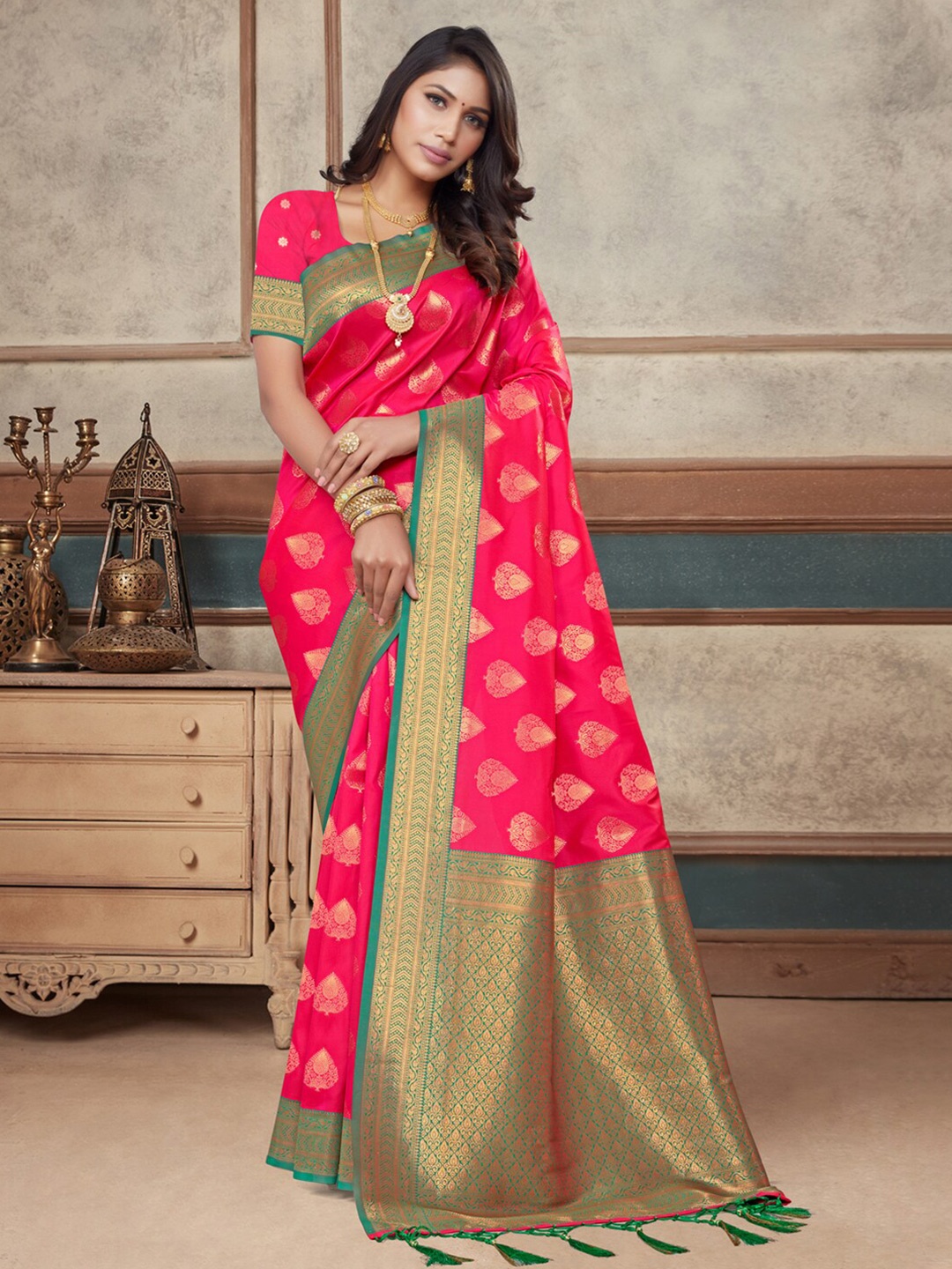 

Riwazo Woven Design Zari Banarasi Saree, Pink