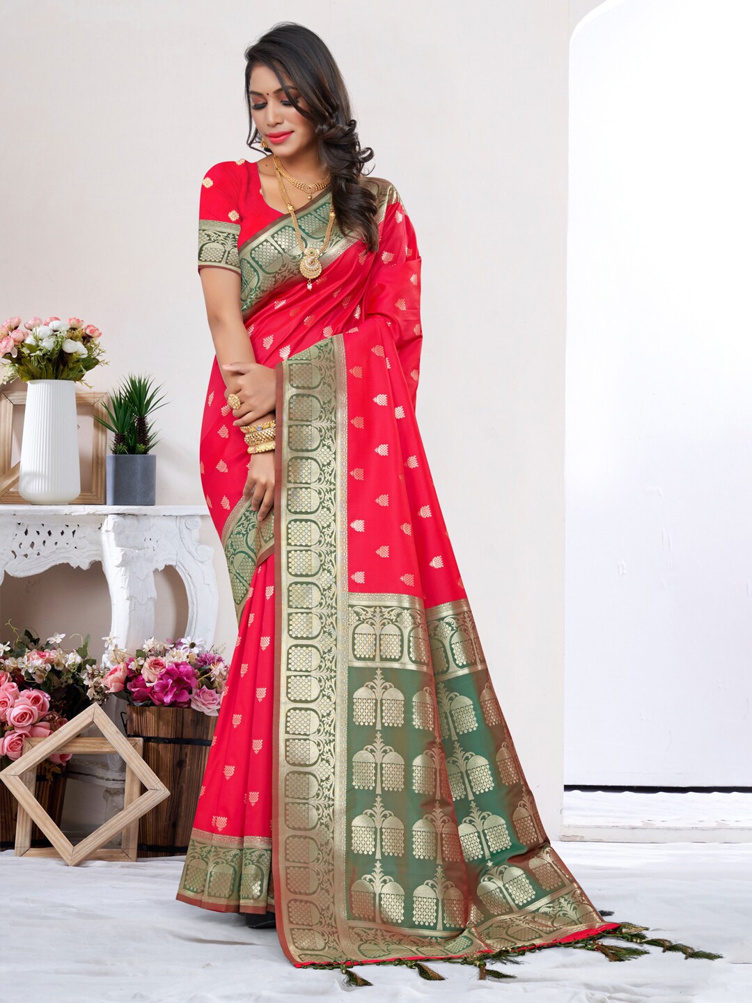 

Riwazo Woven Design Zari Banarasi Saree, Pink