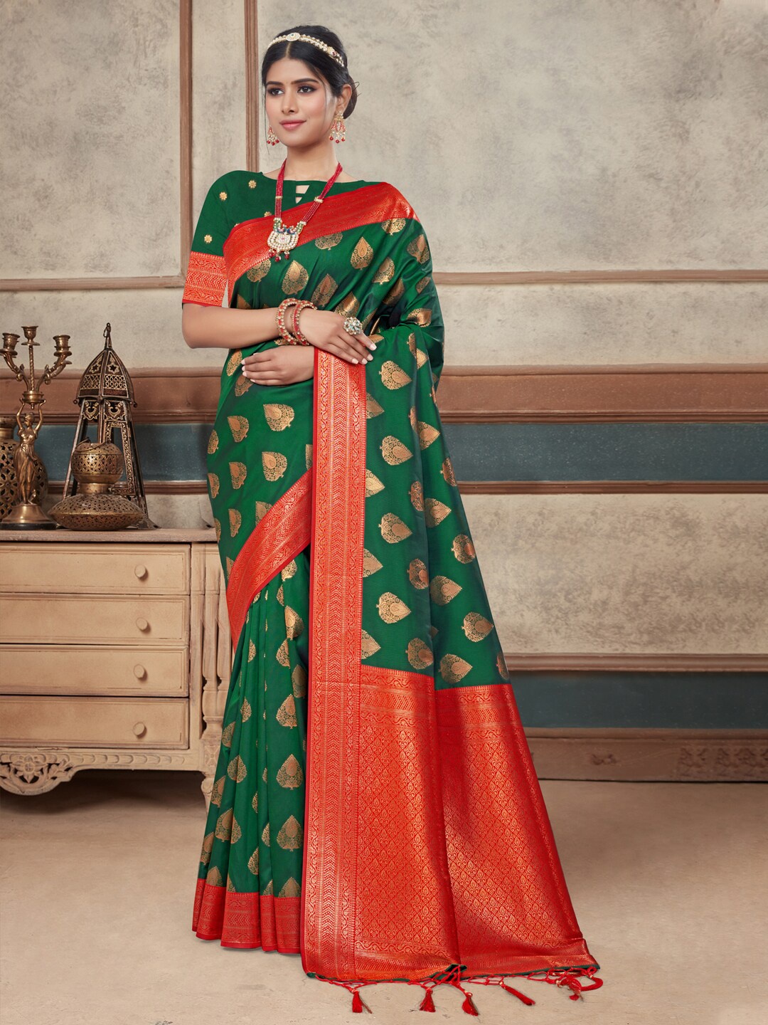 

Riwazo Woven Design zari Banarasi Saree, Green