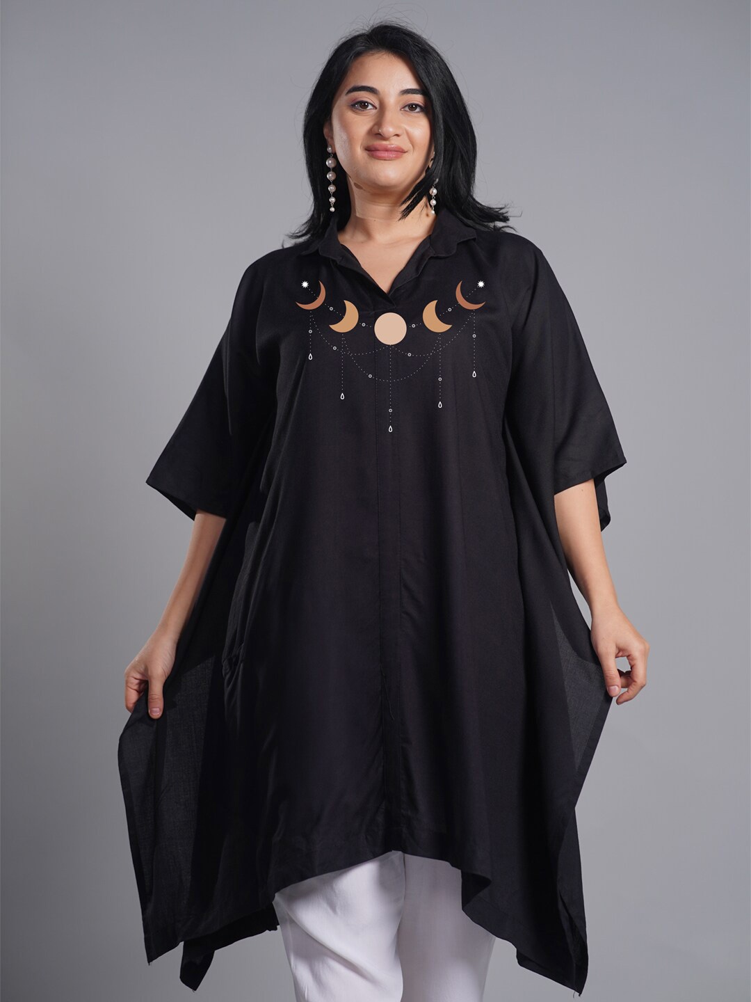 

LetsDressUp Geometric Printed Yoke Design Flared Sleeves Kaftan Kurta, Black