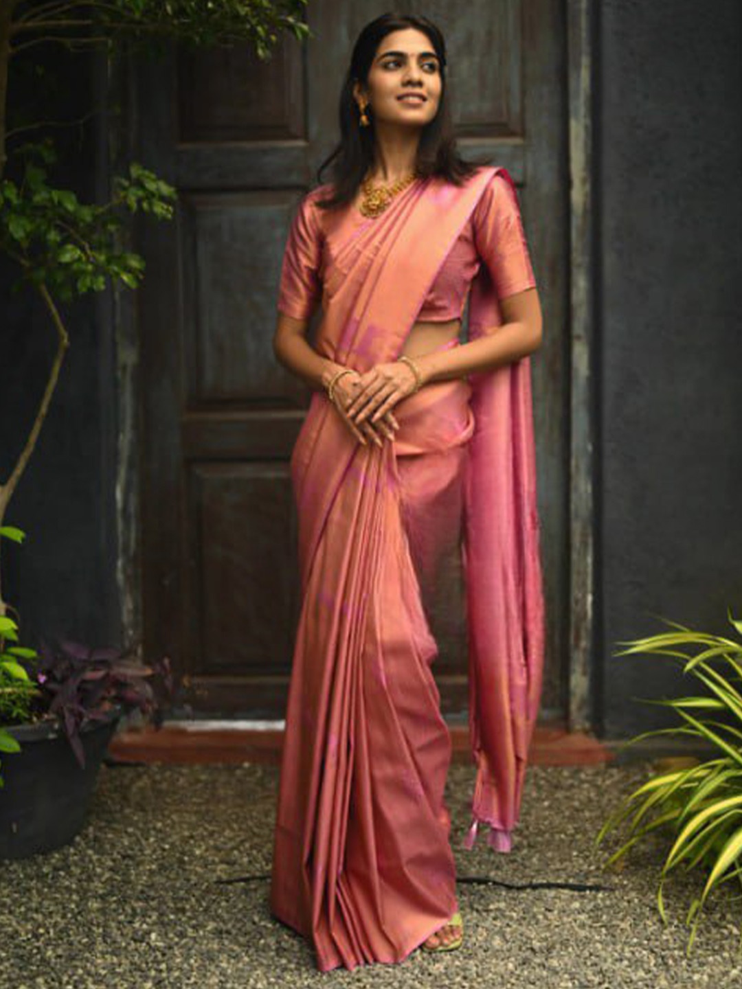

Visit Wear Floral Woven Design Zari Banarasi Saree, Peach