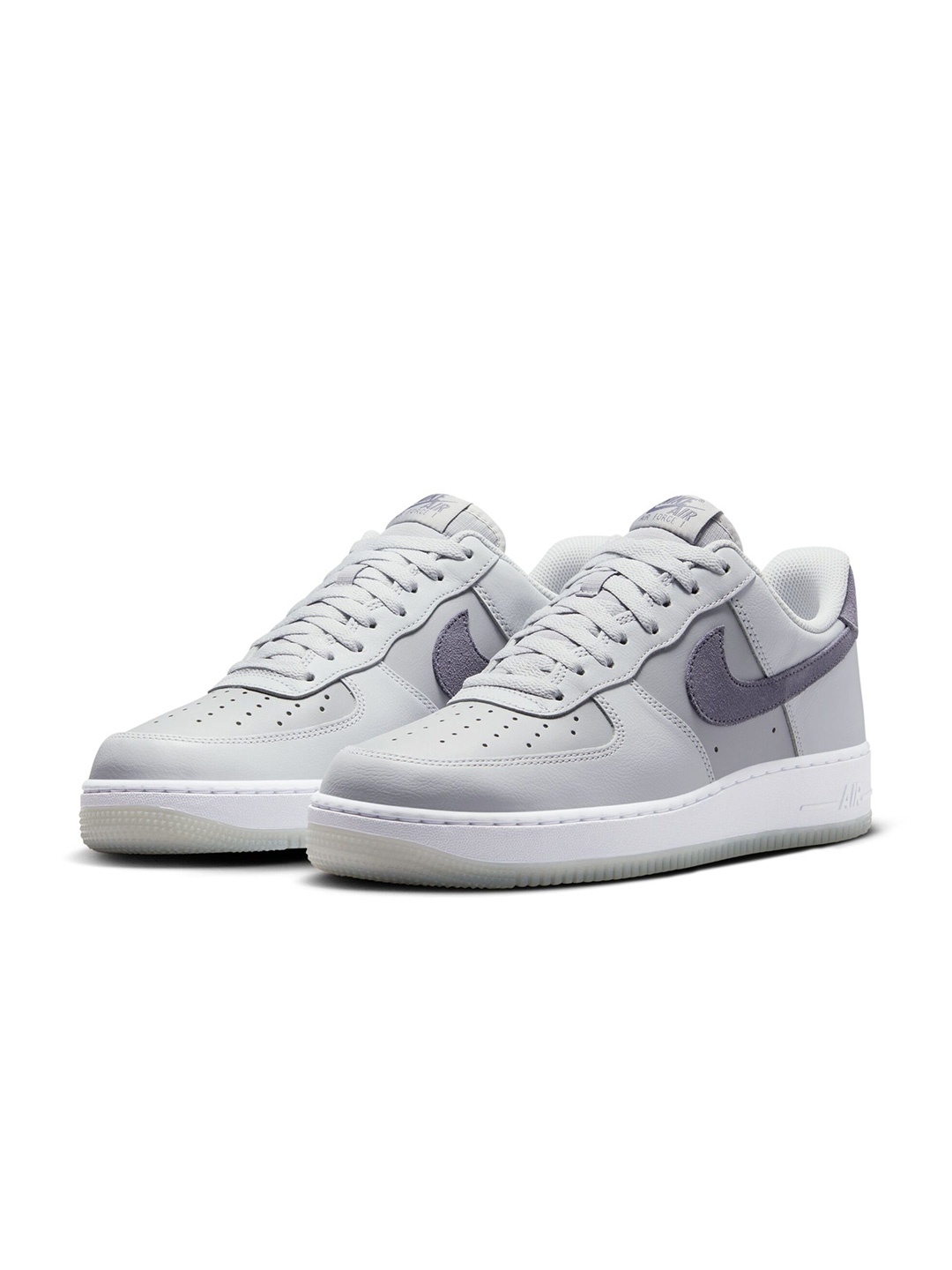 

Nike Men's Air Force 1 '07 LV8, Grey