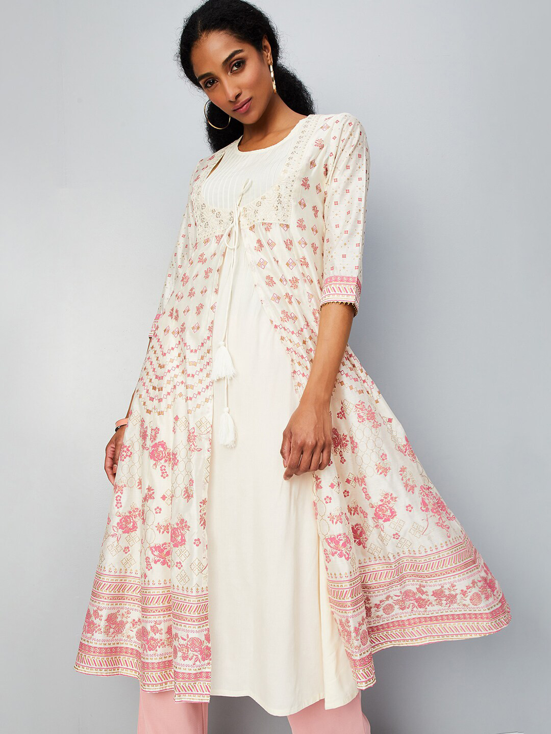 

max Floral Printed Regular Gotta Patti Round Neck Anarkali Kurta, Off white