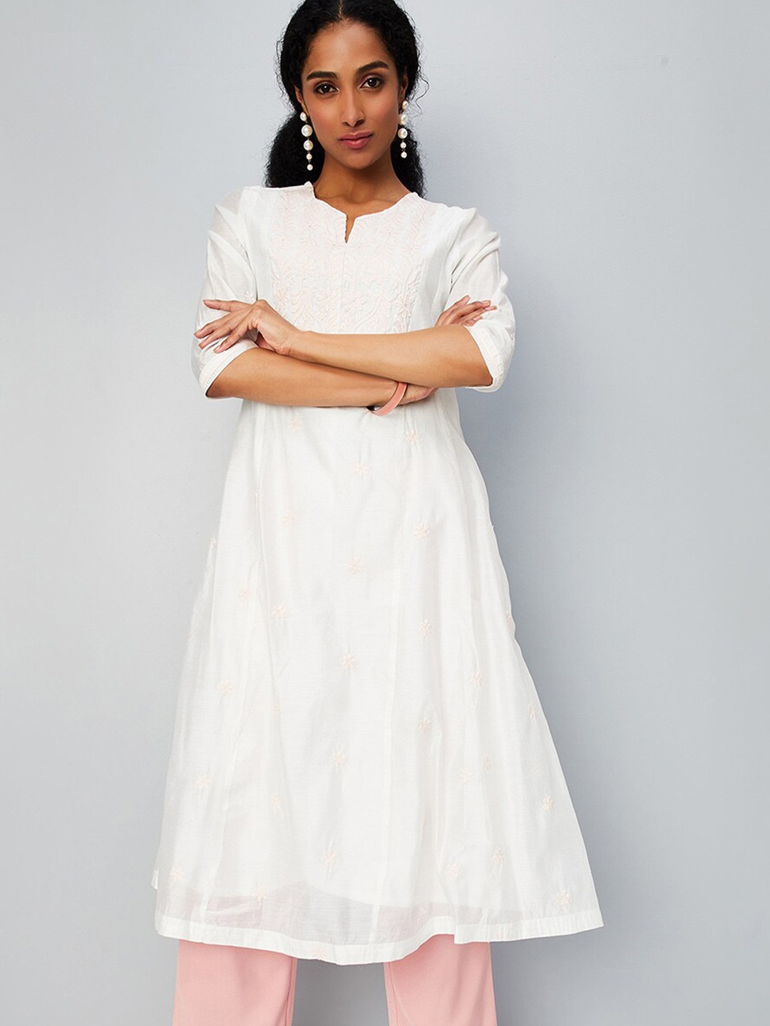 

max Floral Printed Regular Chikankari Notched Round Neck Anarkali Kurta, Off white
