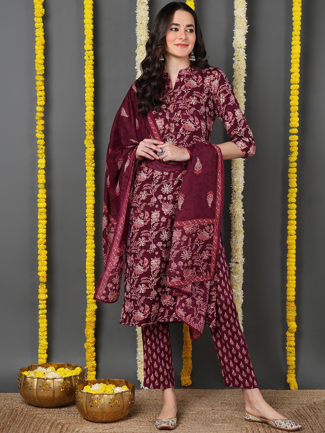 

AHIKA Floral Printed Mandarin Collar Regular Kurta with Trousers & Dupatta, Maroon