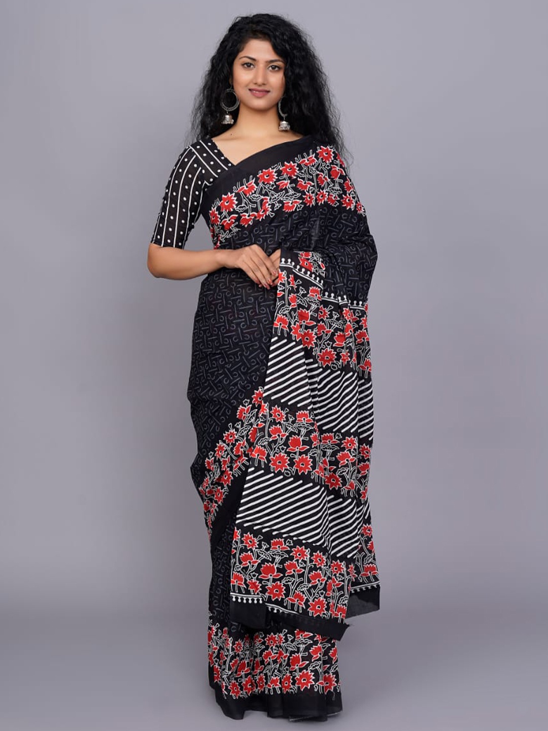 

JALTHER Floral Printed Pure Cotton Print Saree, Black