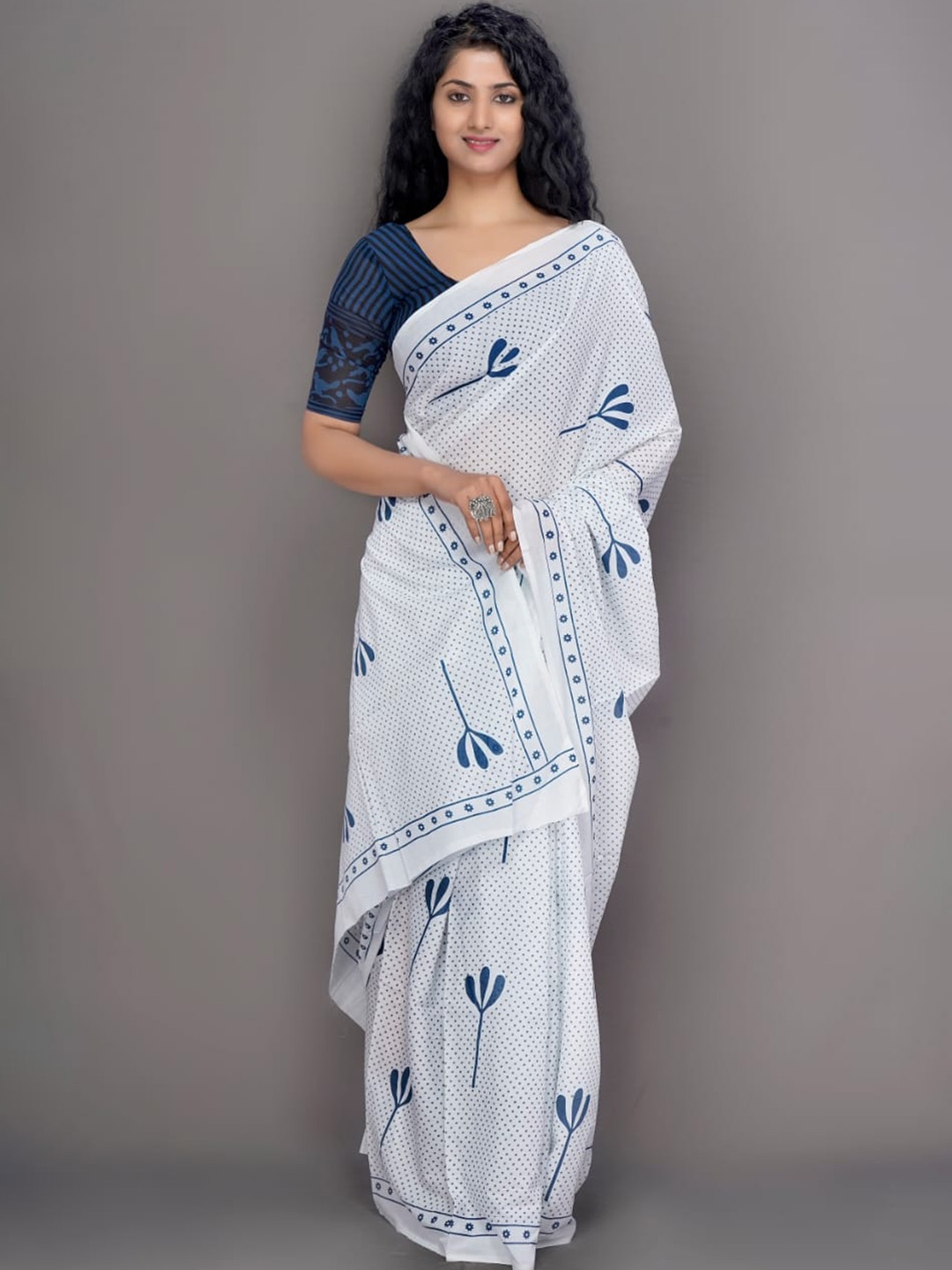 

JALTHER Ethnic Motifs Printed Pure Cotton Block Print Saree, White