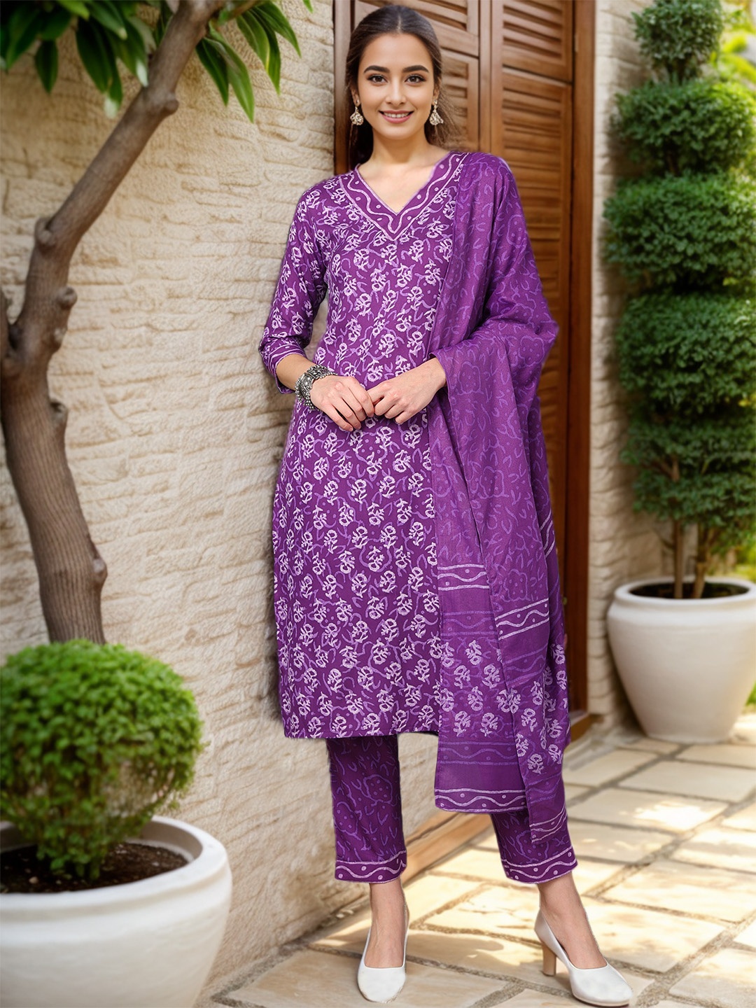 

AHIKA Ethnic Motifs Printed Regular Kurta with Trousers & With Dupatta, Violet