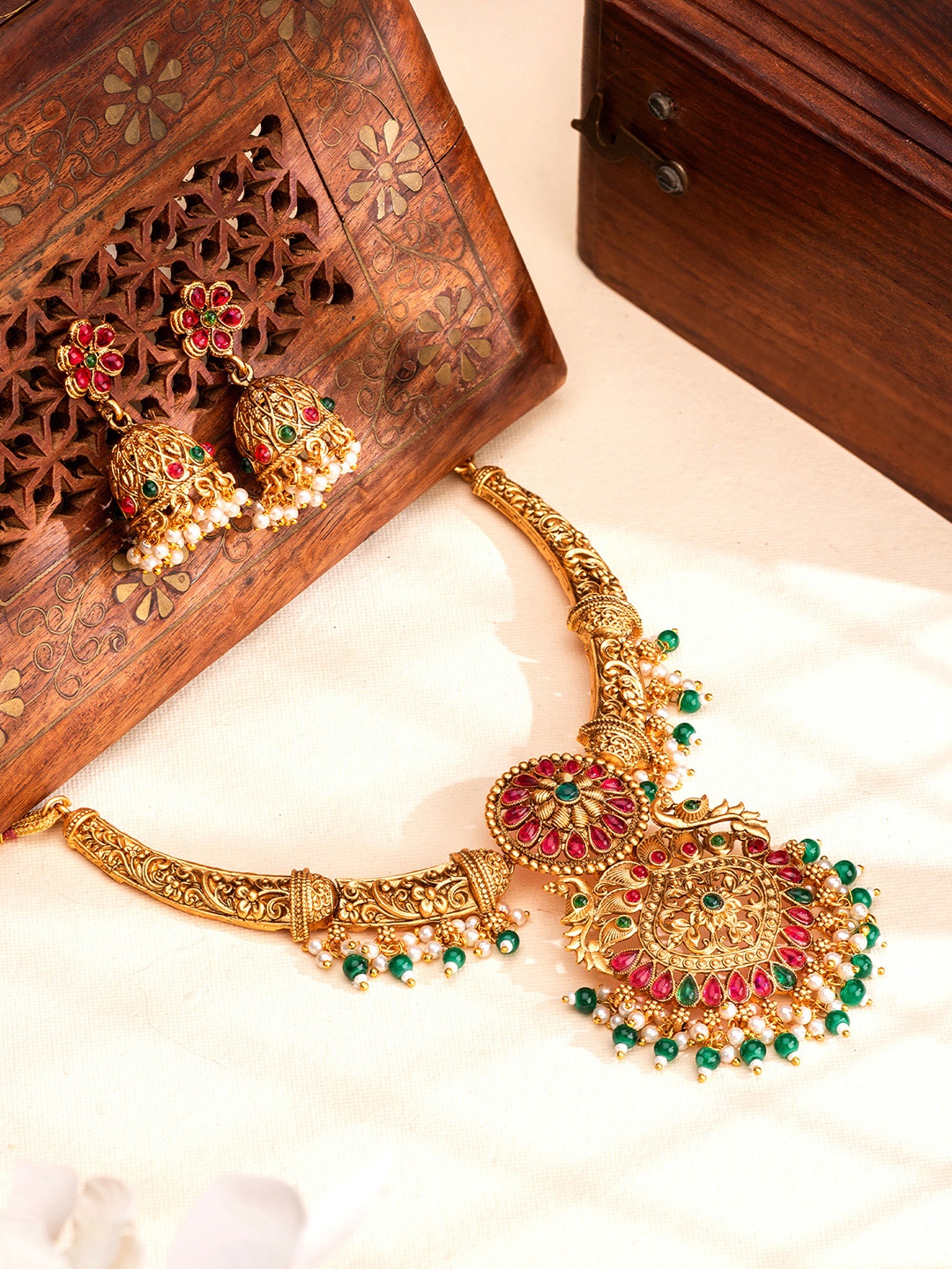 

Yellow Chimes Gold-Plated Stone Studded Jewellery Set