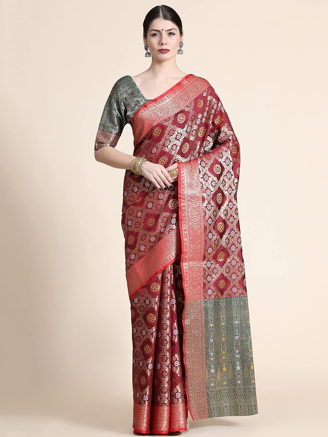 

MAGMINA Embroidered Silk Blend Banarasi Saree, Maroon