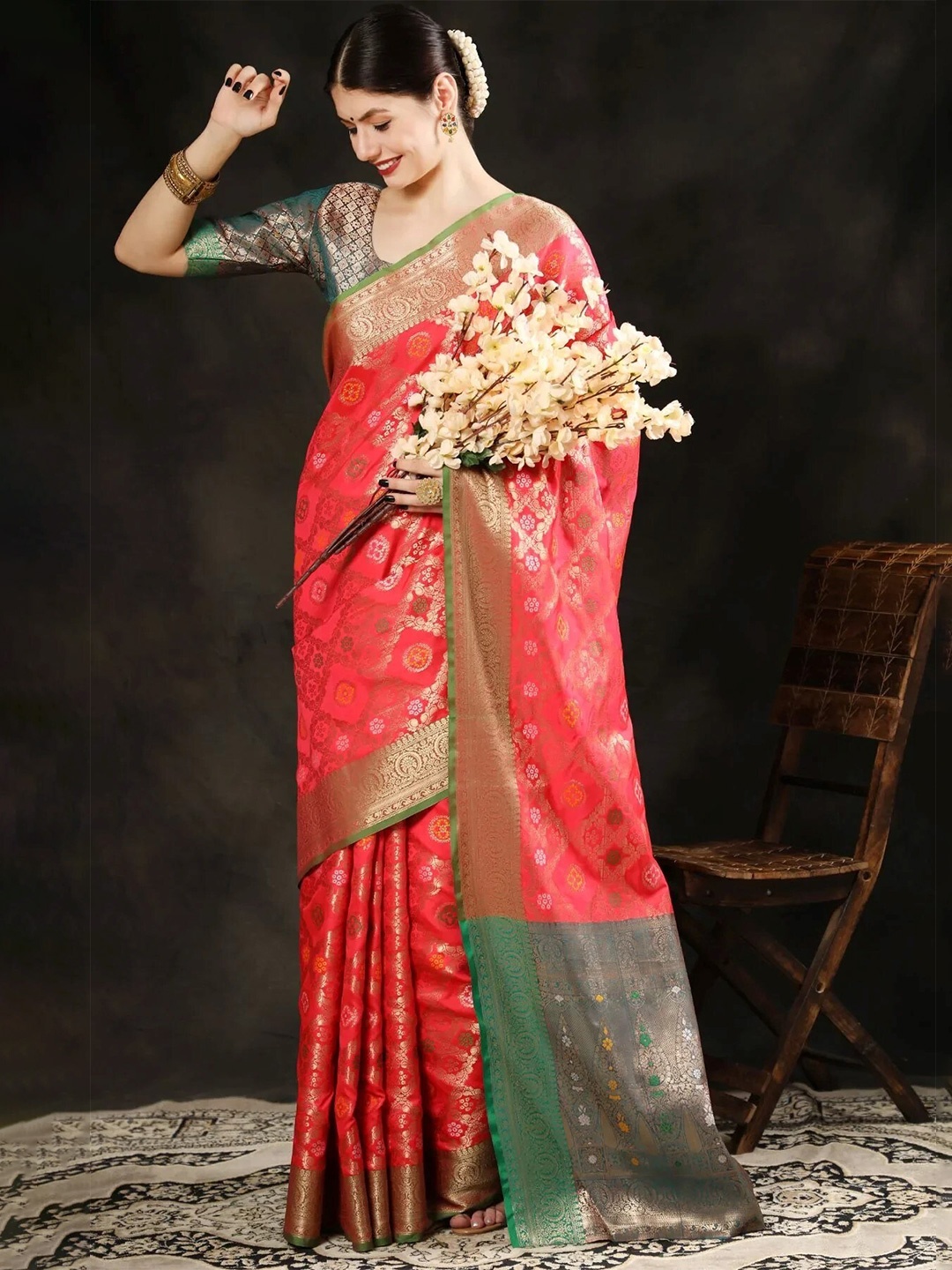 

MAGMINA Embroidered Silk Blend Banarasi Saree, Orange