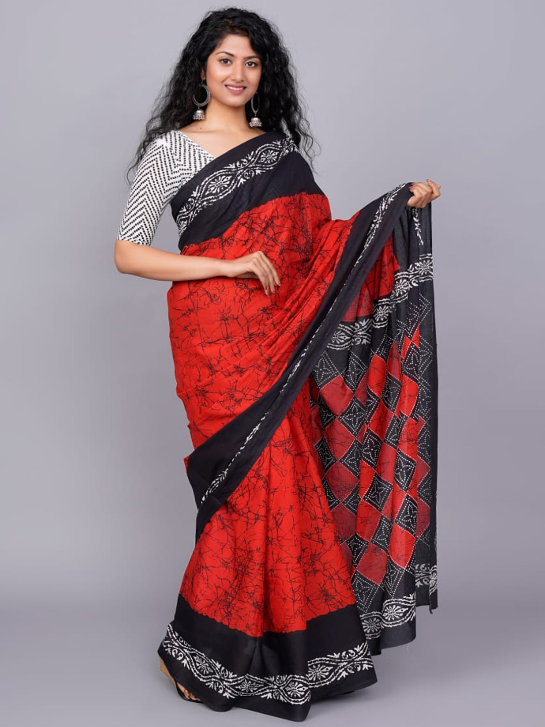 

KIAARON Abstract Pure Cotton Block Print Saree, Red