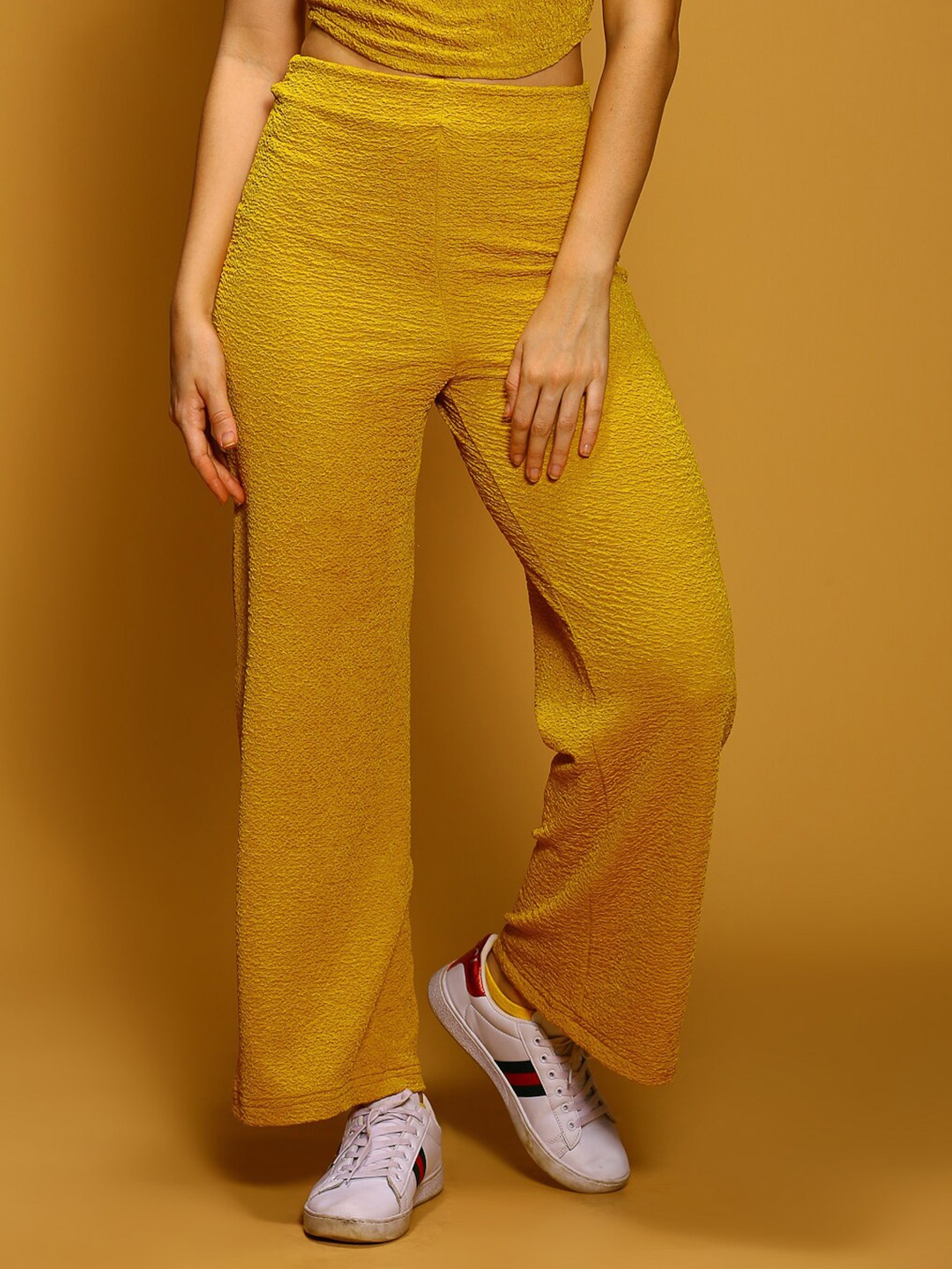 

Sera Women Yellow Relaxed Straight Leg Straight Fit High-Rise Easy Wash Trousers