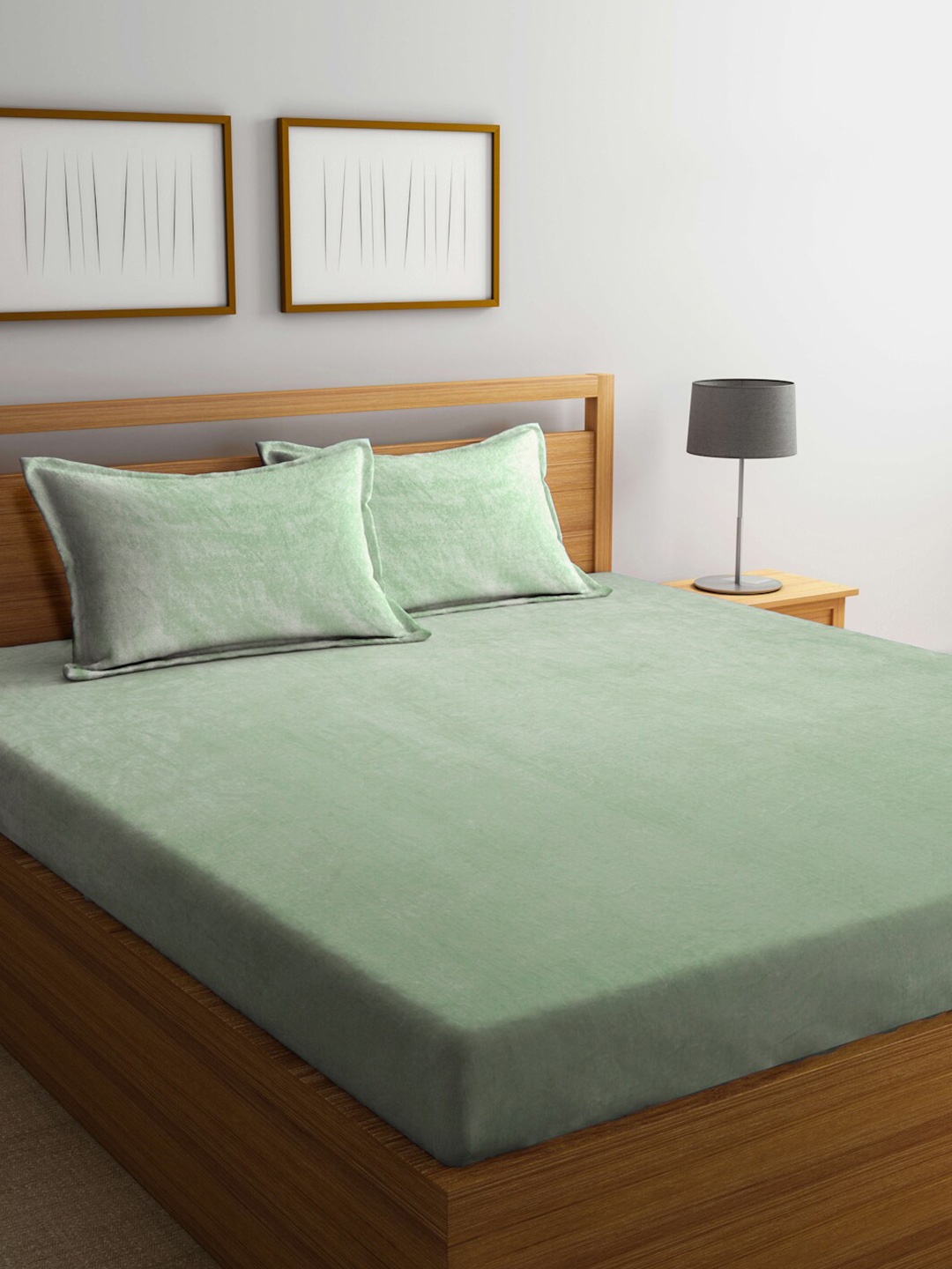 

FABINALIV Green Solid 300 TC Woollen King Size Bedsheet with 2 Pillow Covers