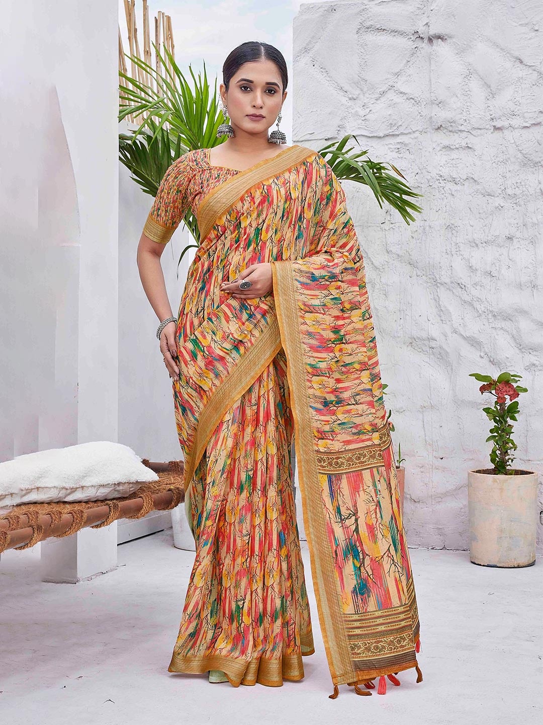 

Chandbaali Abstract Printed Designer Block Print Saree, Cream