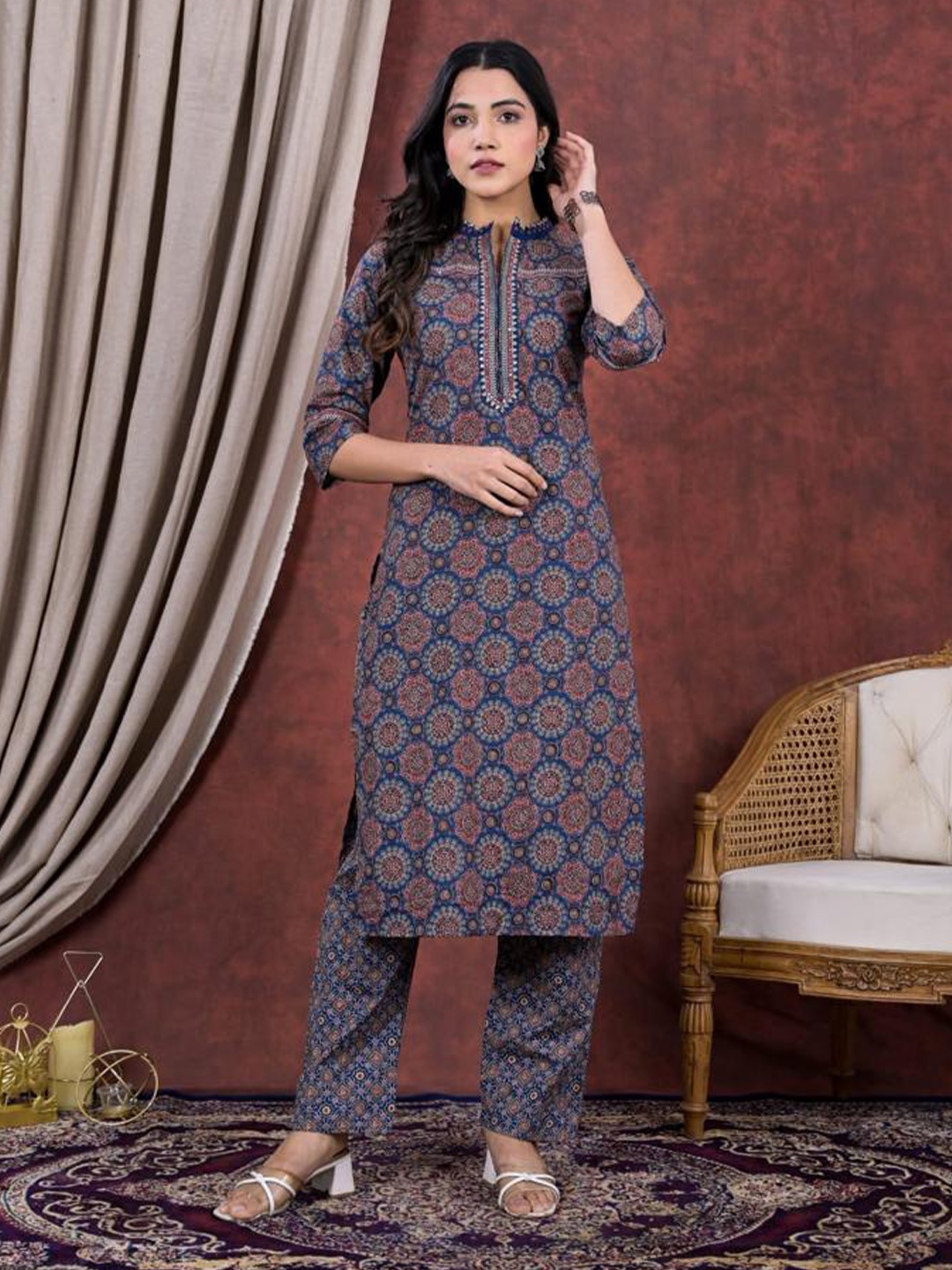 

Advya Ethnic Motifs Printed Regular Pure Cotton Kurta with Trousers, Navy blue