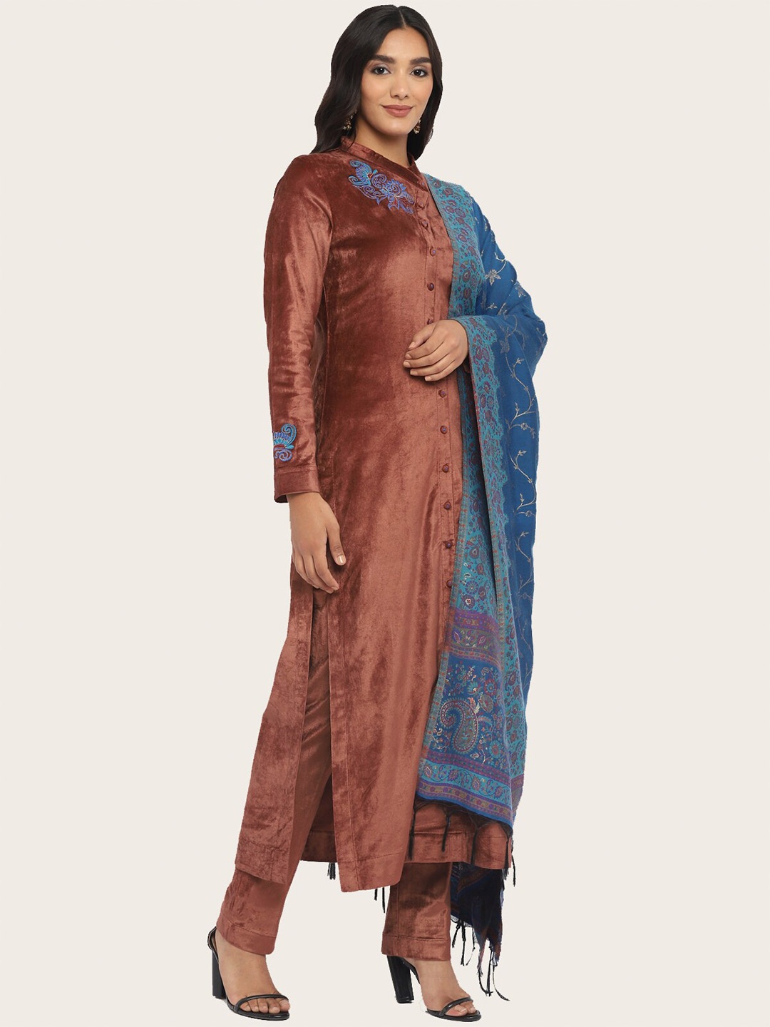 

STADO Regular Velvet Kurta with Pyjamas & With Dupatta, Brown