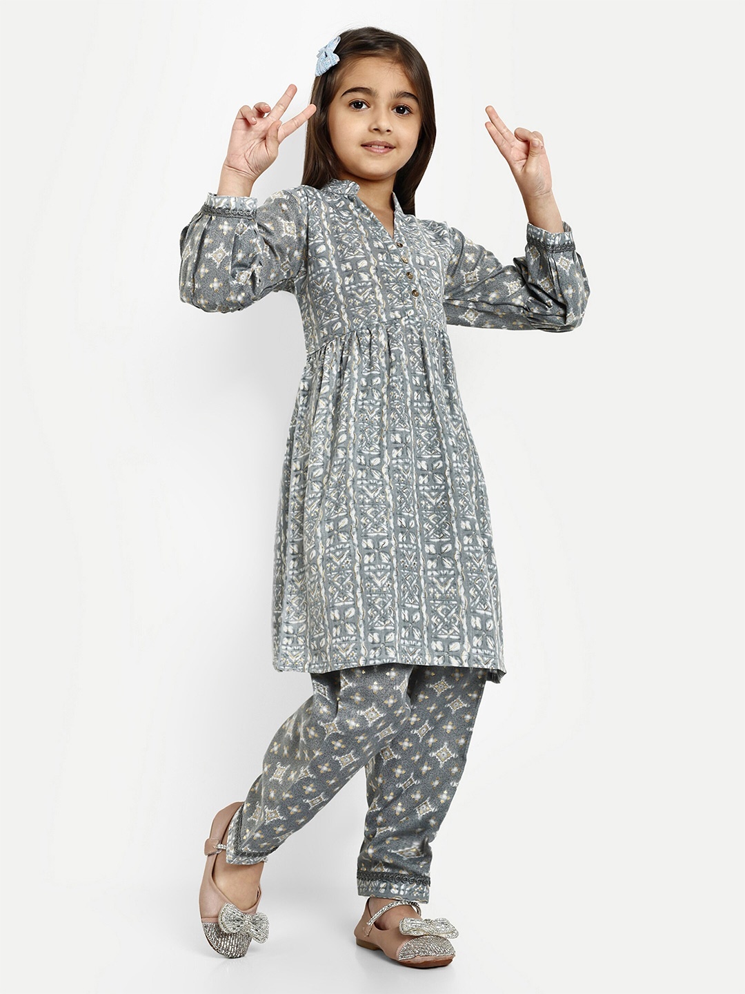 

BAESD Girls Floral Printed Kurta With Salwar, Grey