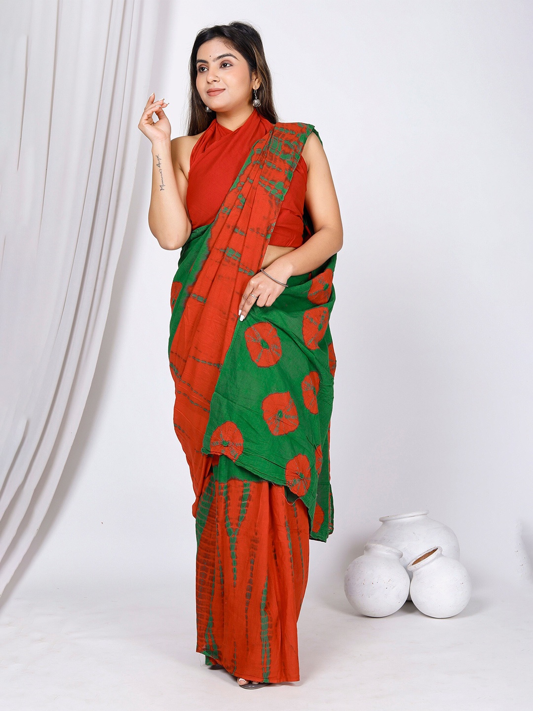

NIKHILAM Printed Tie and Dye Pure Cotton Saree, Red
