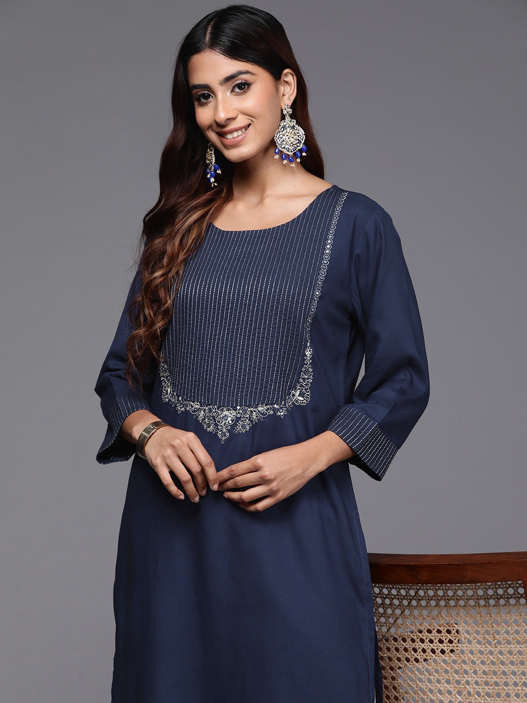 

Indo Era Yoke Design Zari Kurta, Navy blue