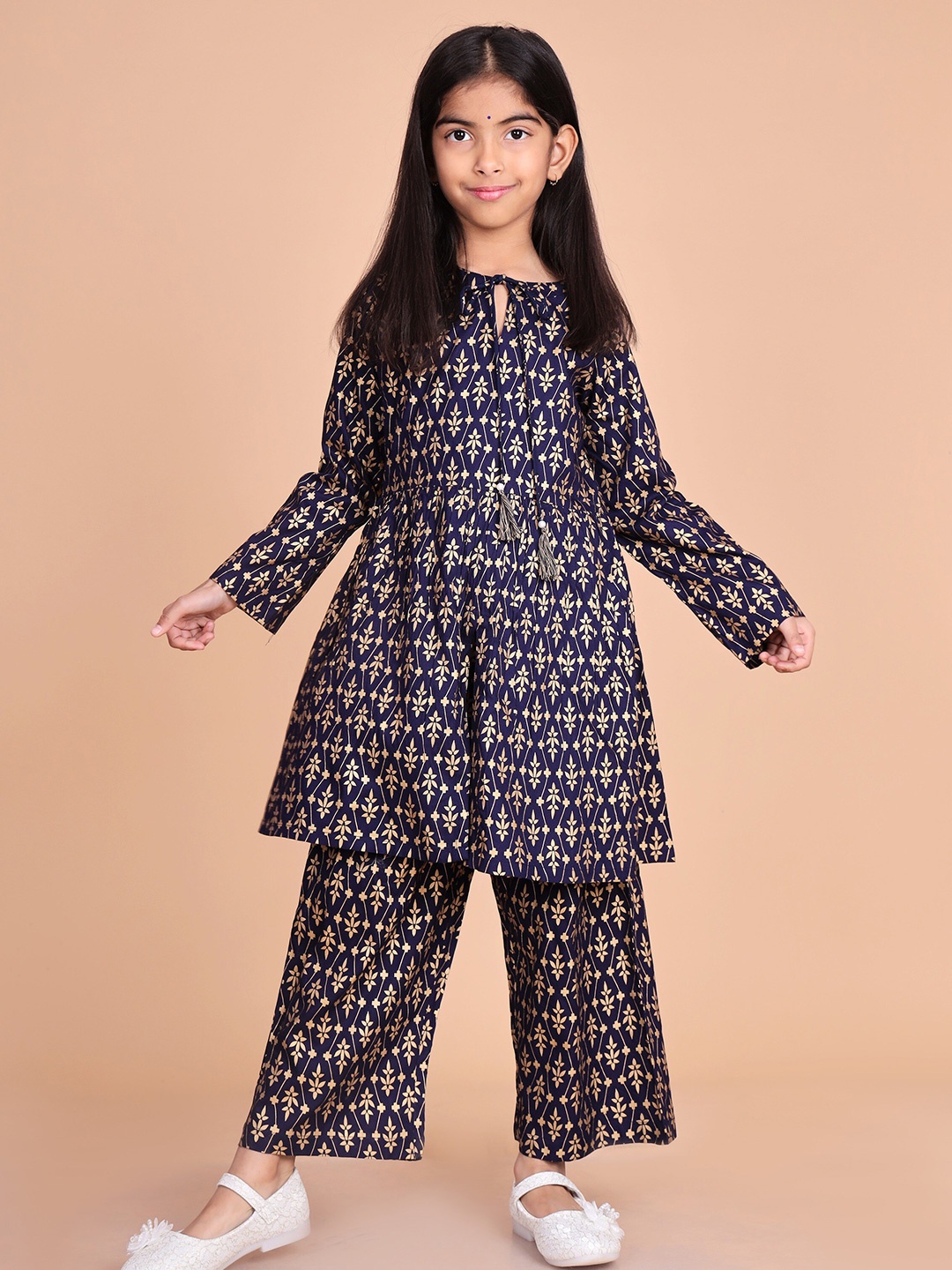 

misbis Girls Floral Printed Regular Kurta With Palazzos, Navy blue