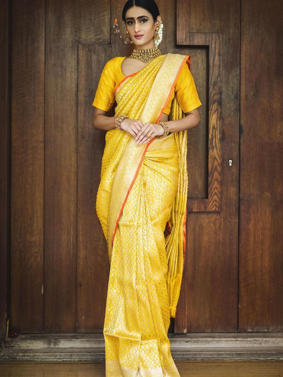 

DIVASTRI Ethnic Motif Woven Design Kanjeevaram Pure Silk Zari Saree, Yellow