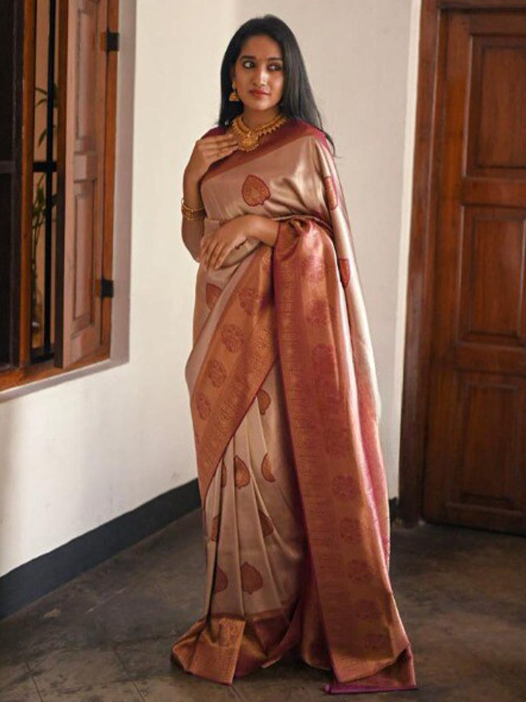 

DIVASTRI Ethnic Motif Woven Design Kanjeevaram Pure Silk Zari Saree, Silver