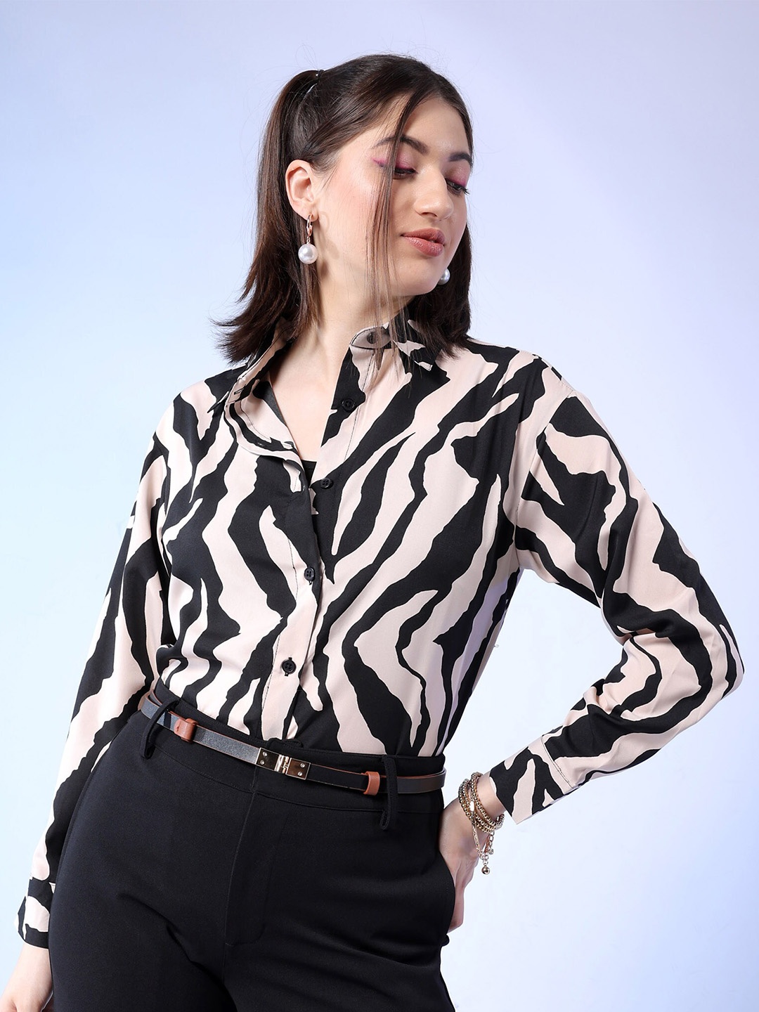 

Freehand by The Indian Garage Co Black and Beige Oversized Animal Printed Casual Shirt