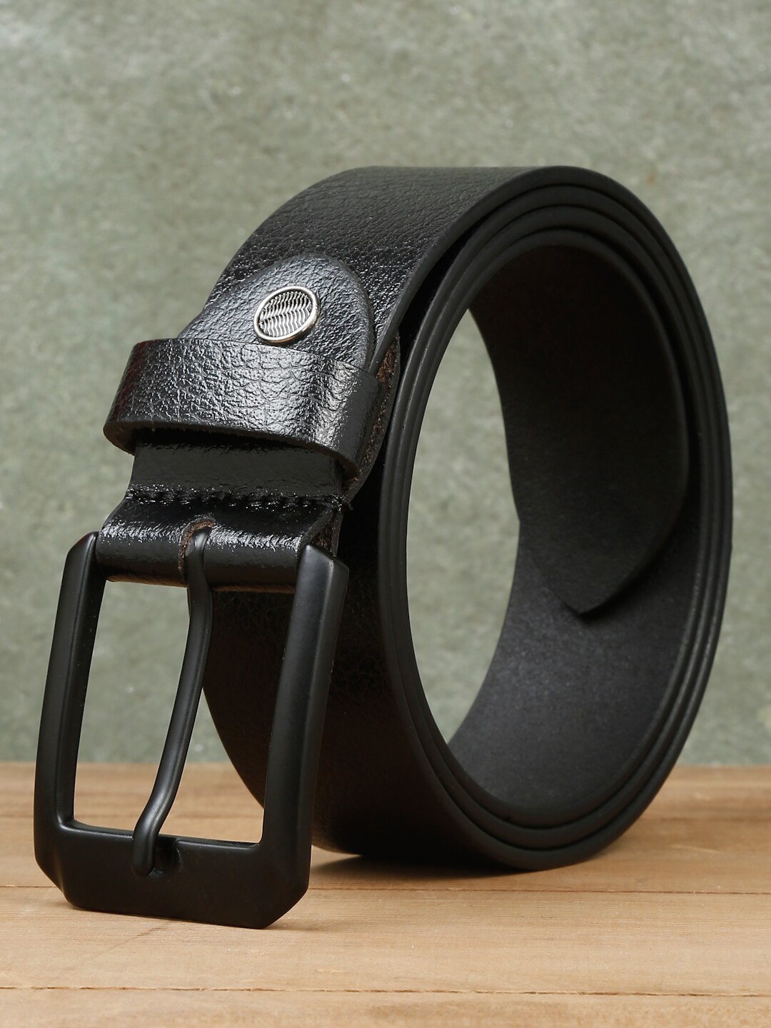 

Teakwood Leathers Men Black Textured Leather Belt
