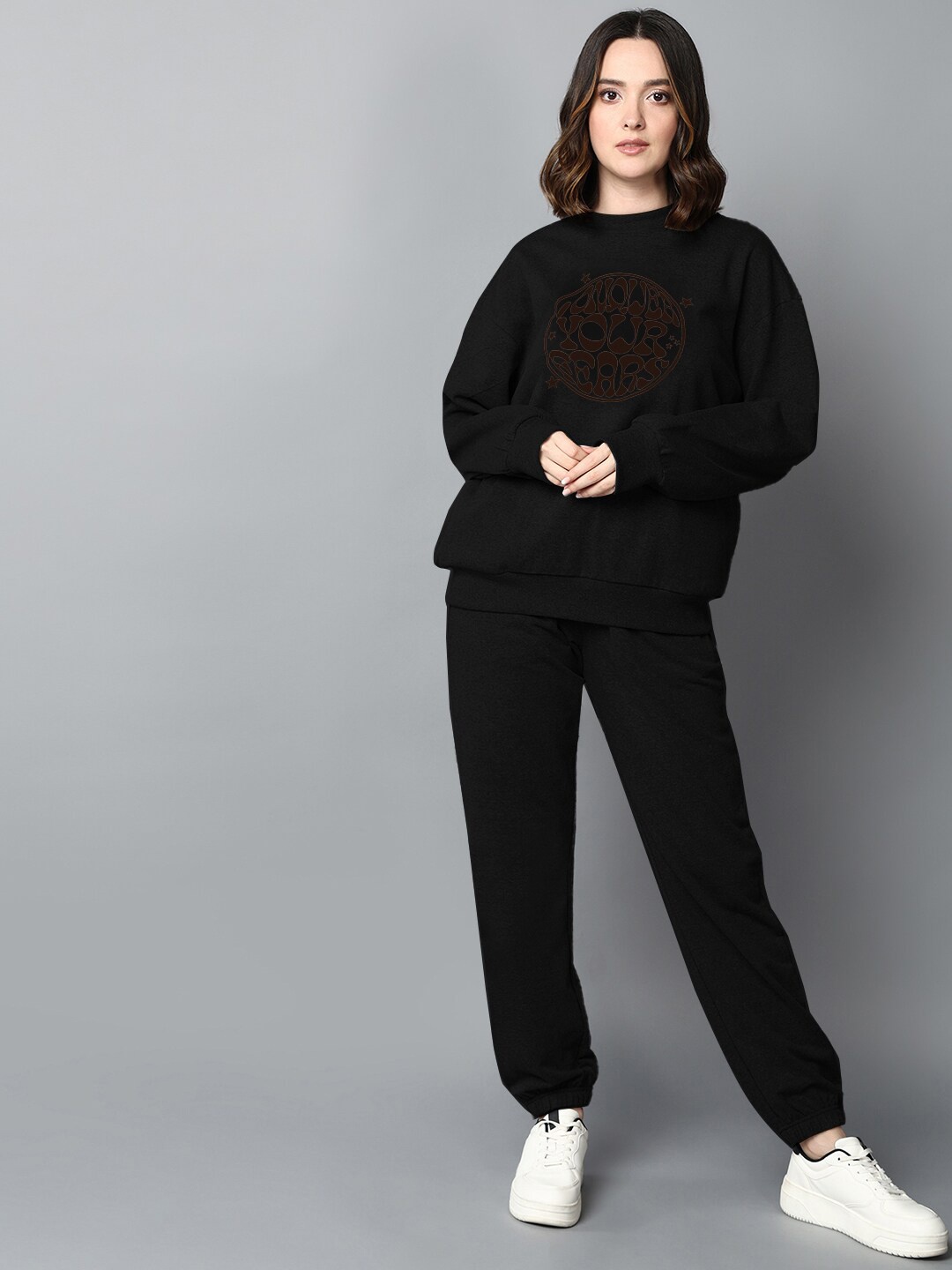 

The Roadster Lifestyle Co. Black Sweatshirt With Joggers