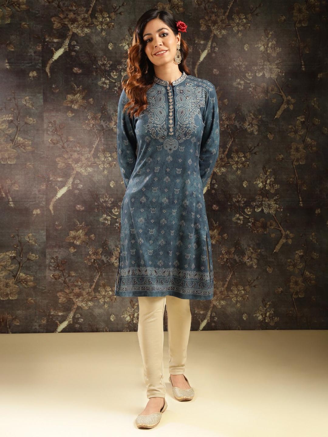 

Lakshita Ethnic Motifs Printed Mandarin Collar Woollen Straight Kurti, Blue
