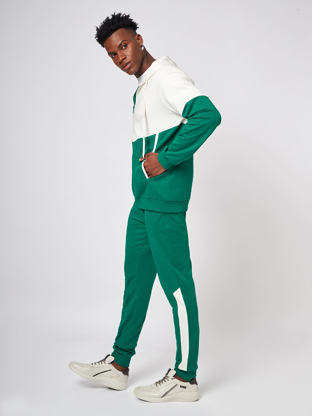 

CAVA Colourblocked Hooded Long Sleeves Cotton Front-Open Sweatshirt, Green