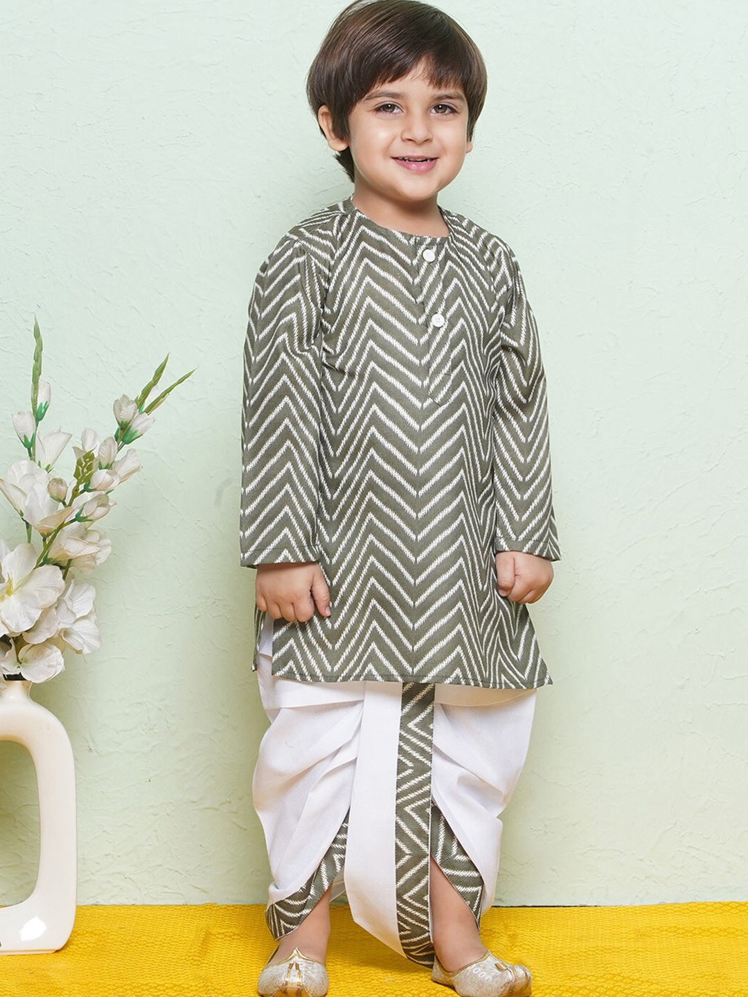 

Aj DEZInES Boys Pure Cotton Kurta With Dhoti Pants, Green