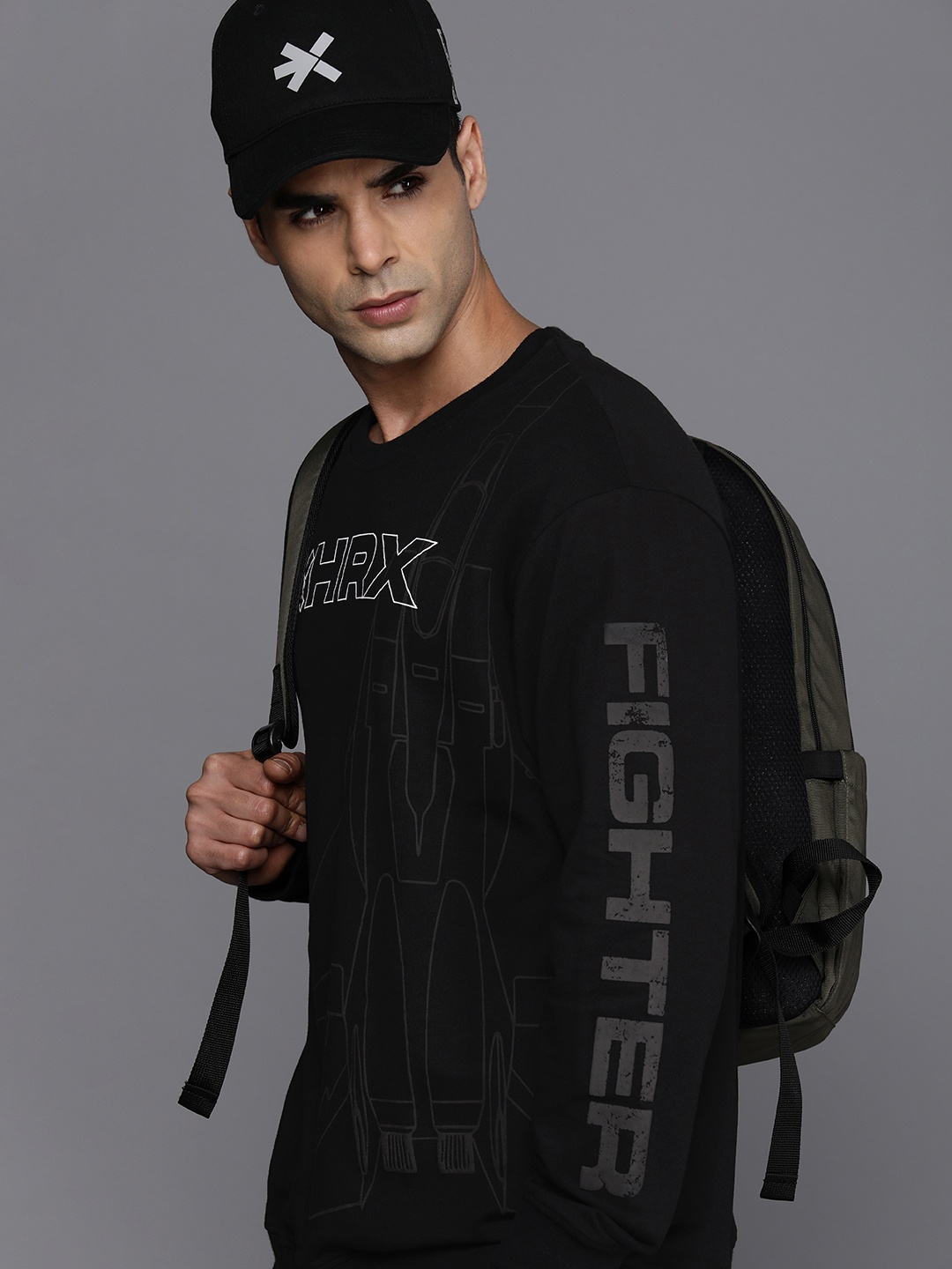 

HRX by Hrithik Roshan Fighter Collection Men Regular Fit Sweatshirt, Black