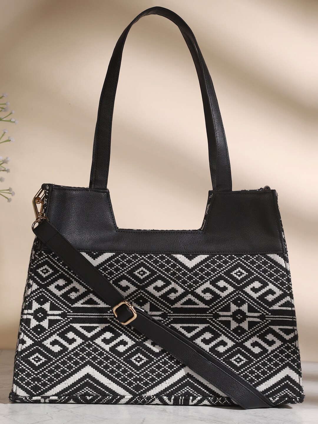 

DEEBACO Geometric Printed Structured Shoulder Bag, Black
