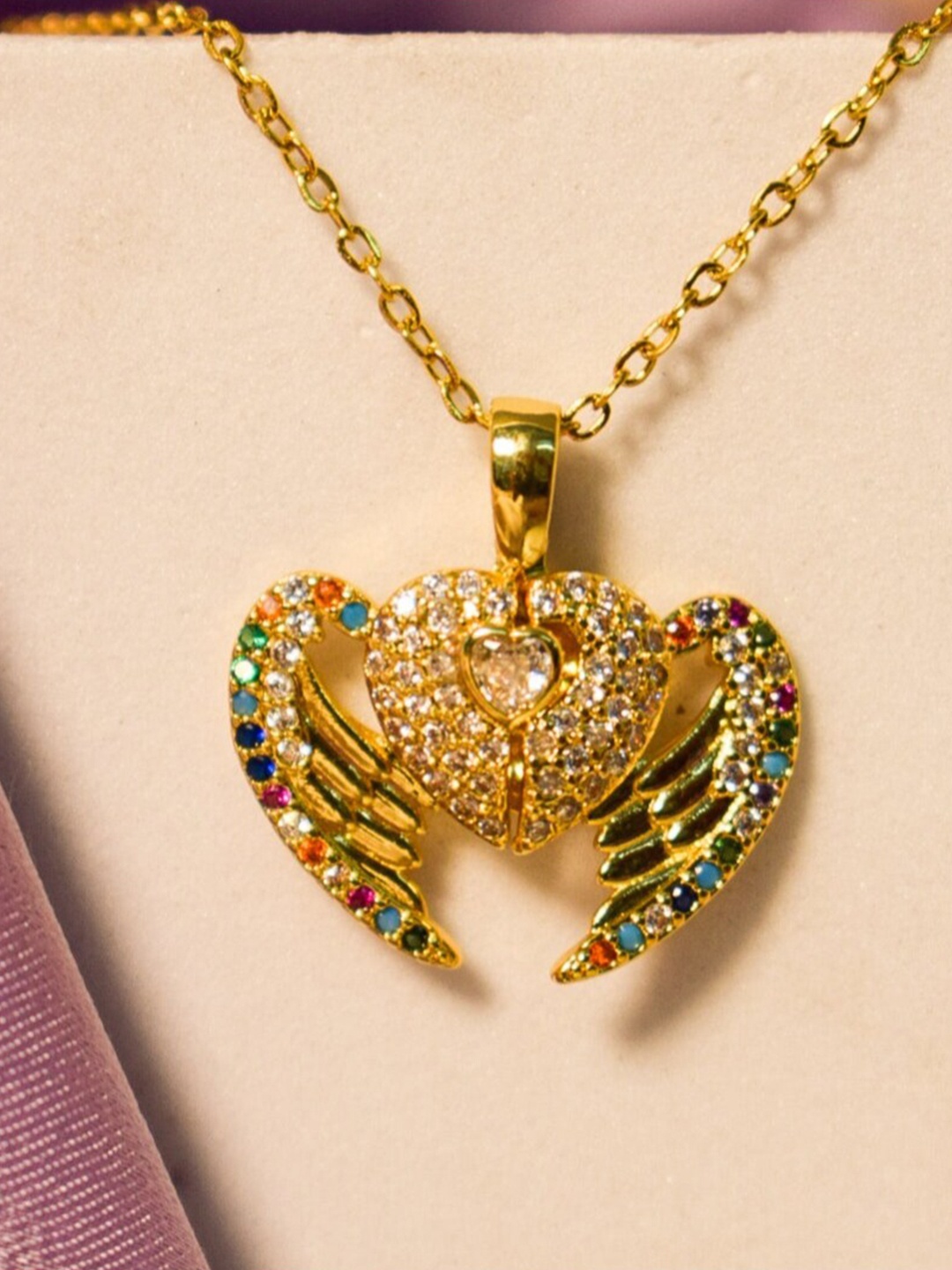 DressBerry Gold-Toned Gold-Plated Stainless Steel Heart Shaped Pendant with Chain