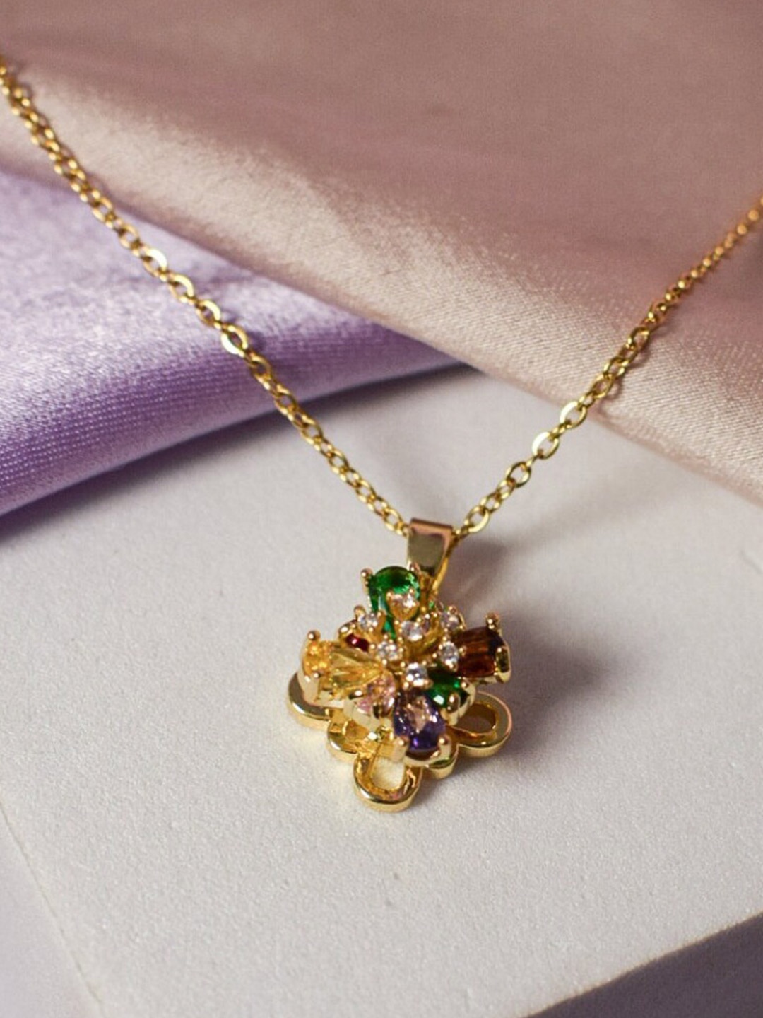 

DressBerry Gold-Toned Gold-Plated Stainless Steel Contemporary Pendant with Chain