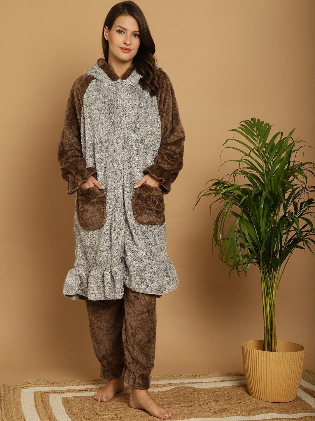 

TAG 7 Hooded Woollen Fur Night Suit, Grey
