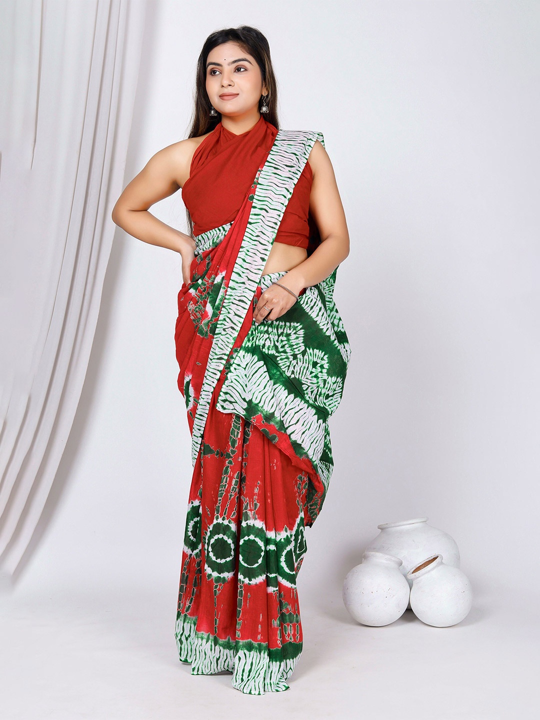 

NIKHILAM Printed Tie and Dye Pure Cotton Saree, Red