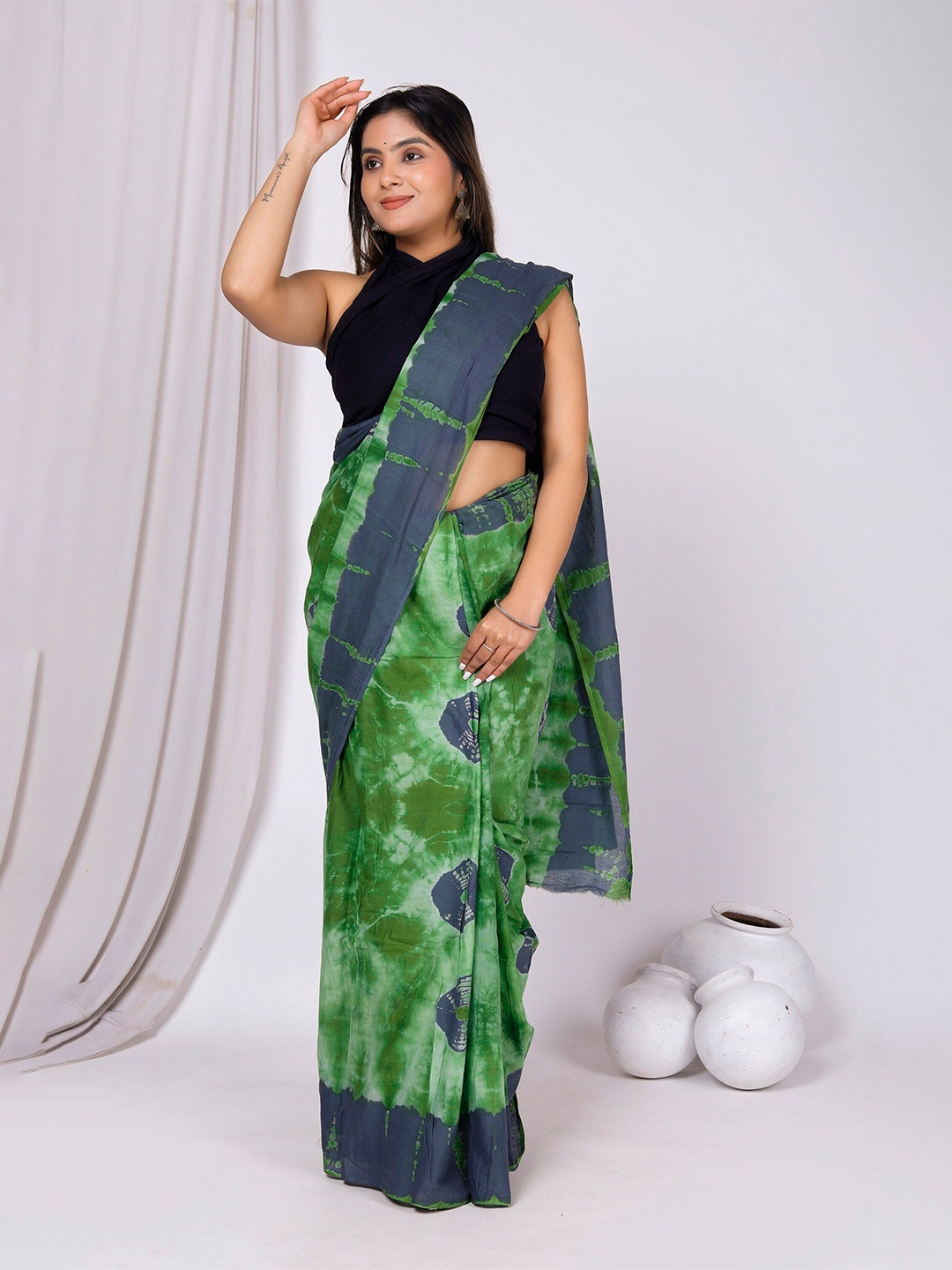 

NIKHILAM Printed Tie and Dye Pure Cotton Saree, Green