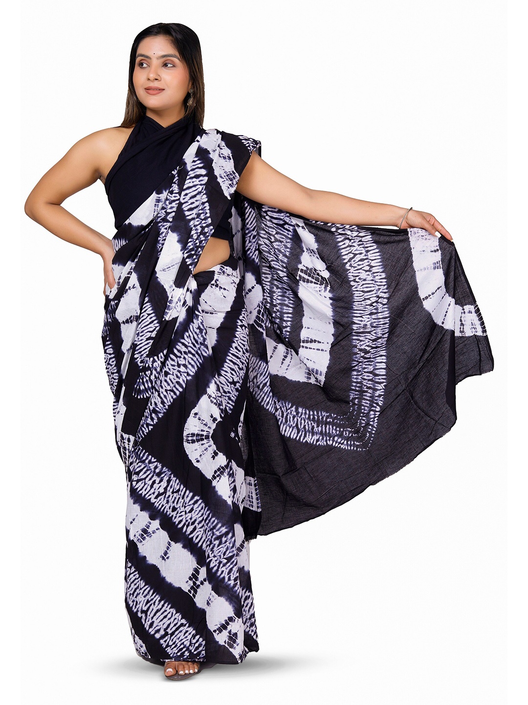 

NIKHILAM Printed Tie and Dye Pure Cotton Saree, Black