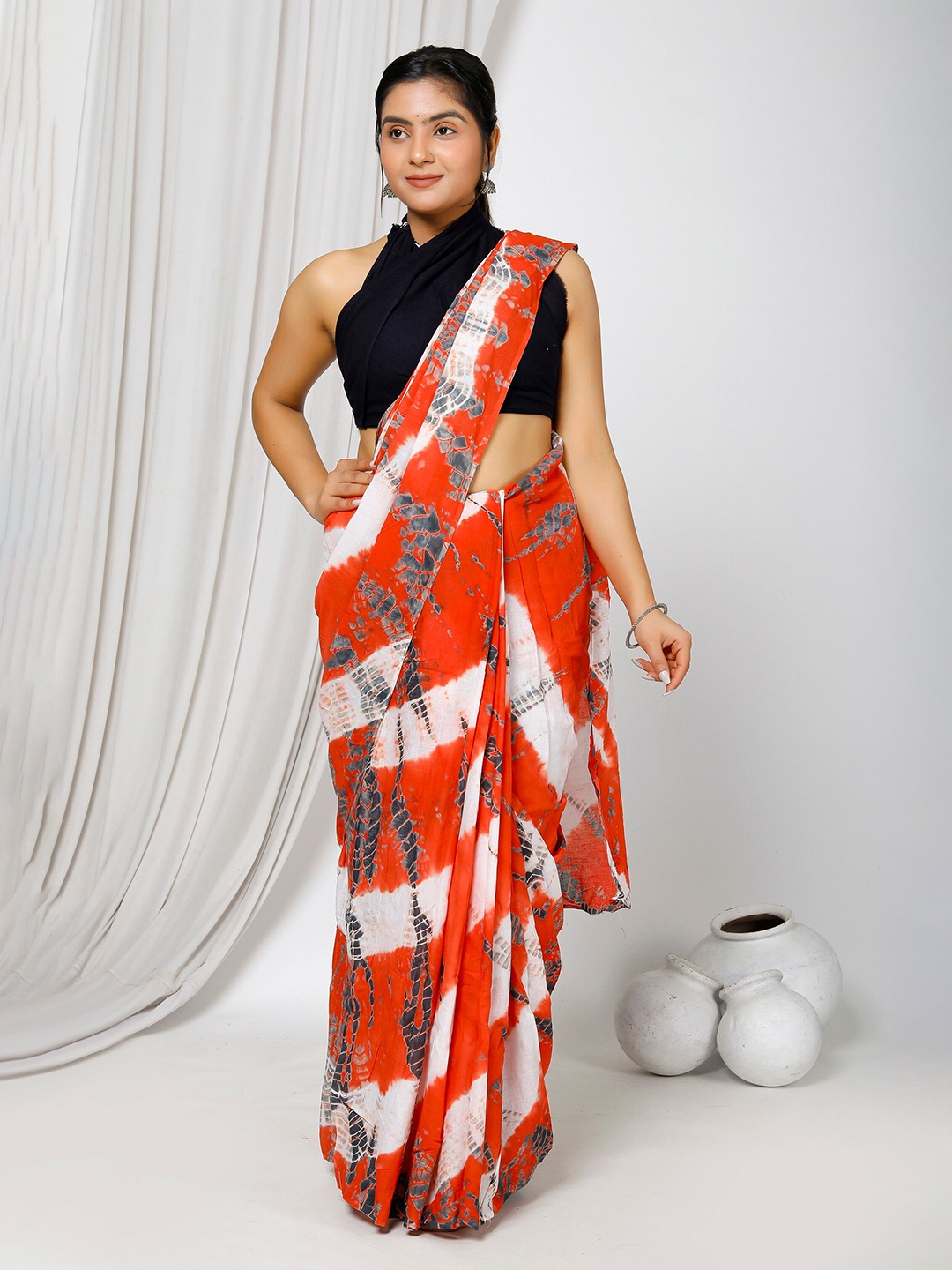 

NIKHILAM Printed Tie and Dye Pure Cotton Saree, Orange