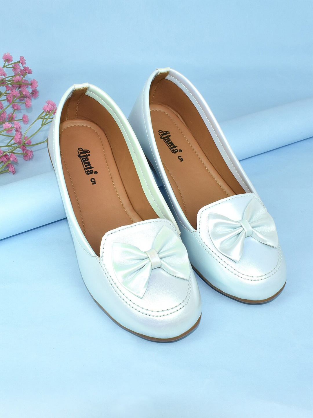 

Ajanta Girls Round Toe Bows Ballerinas, Blue