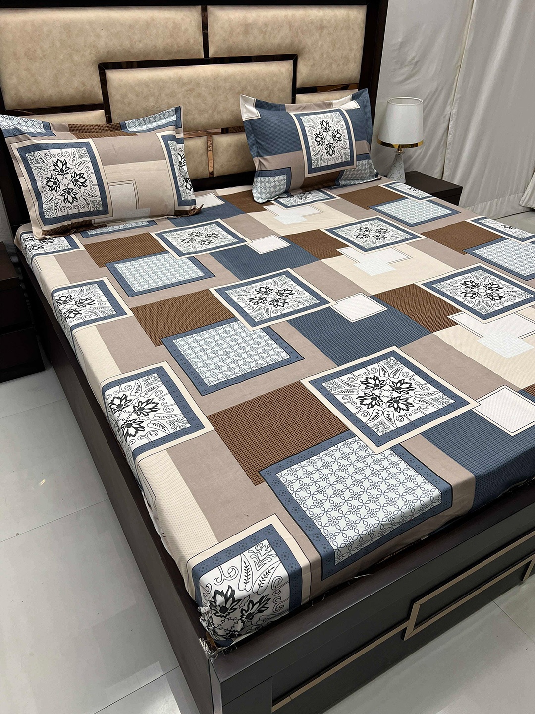 

Pure Decor Beige & Grey Geometric 300 TC King Fitted Bedsheet with 2 Pillow Covers