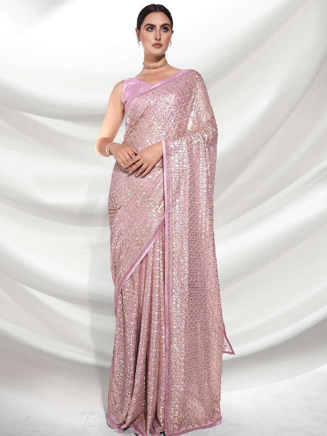 

Thishma Embroidered Sequined Saree, Peach